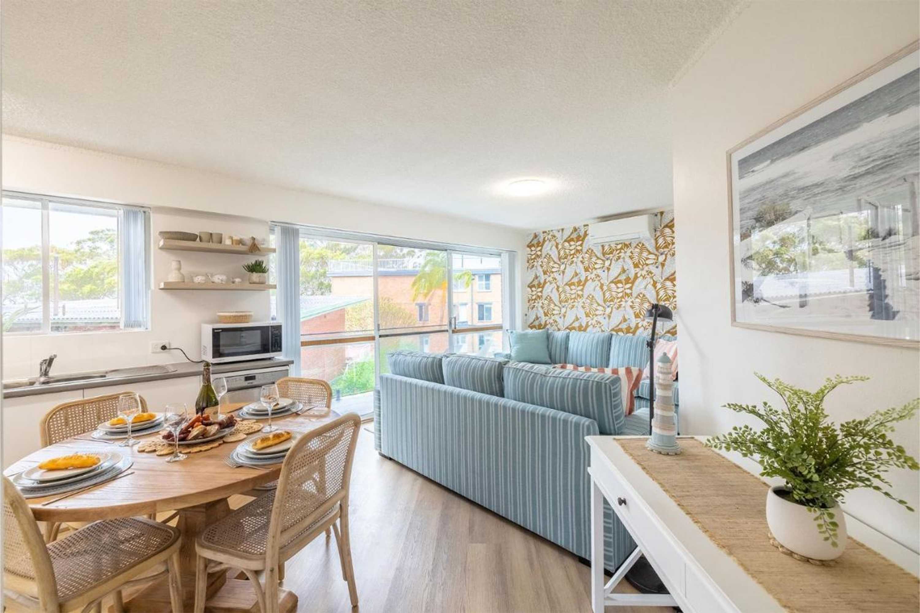 Gift card for Thurlow Lodge, 7,6 Thurlow Avenue - Beautifully Styled Unit With Wifi, Views And a Pool