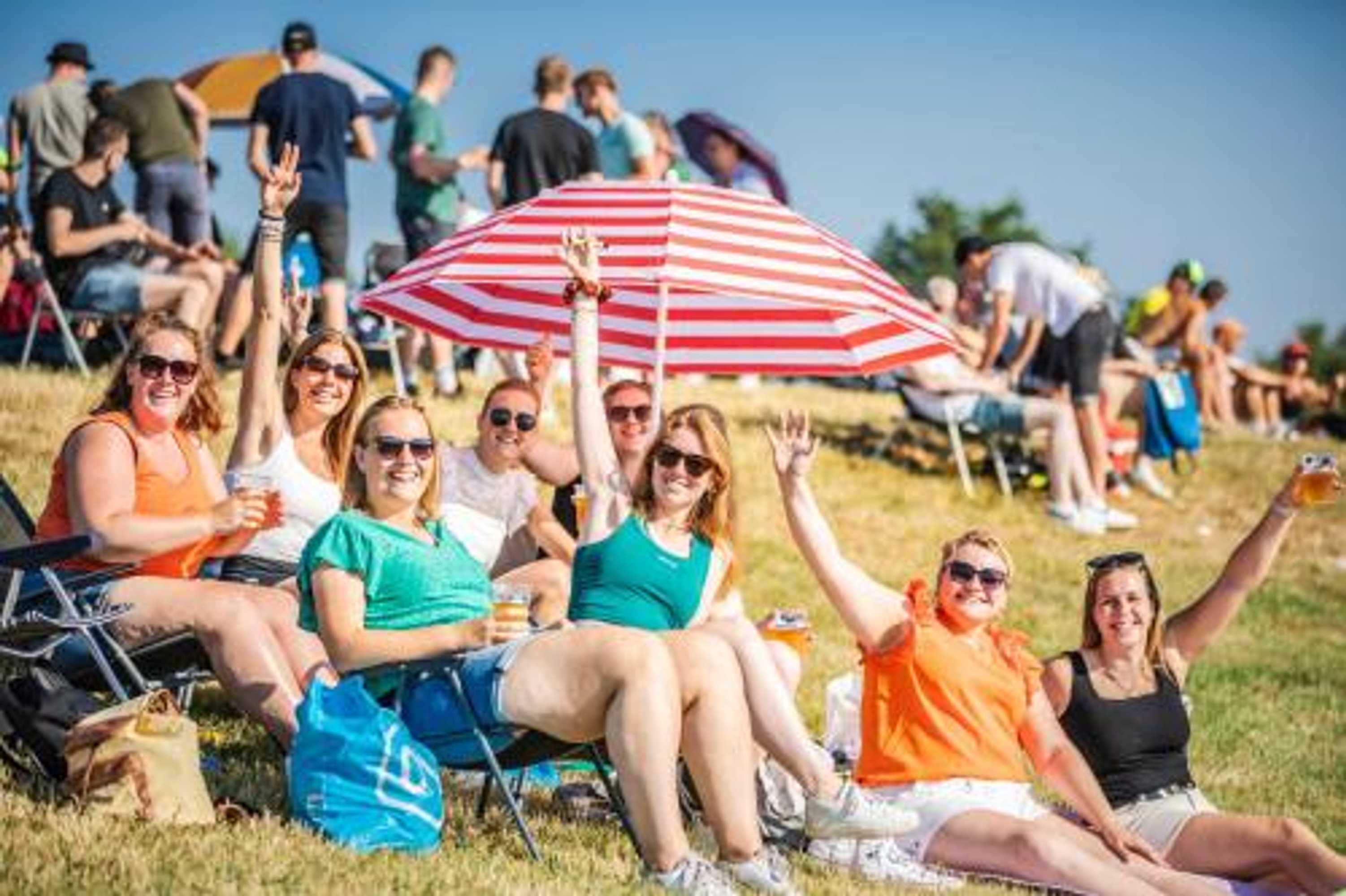 Gift card for 100 Jaar TT Circuit Assen 2025 Glamping Incl Stroom Gift card for 100 Jaar TT Circuit Assen 2025 Glamping Incl Stroom