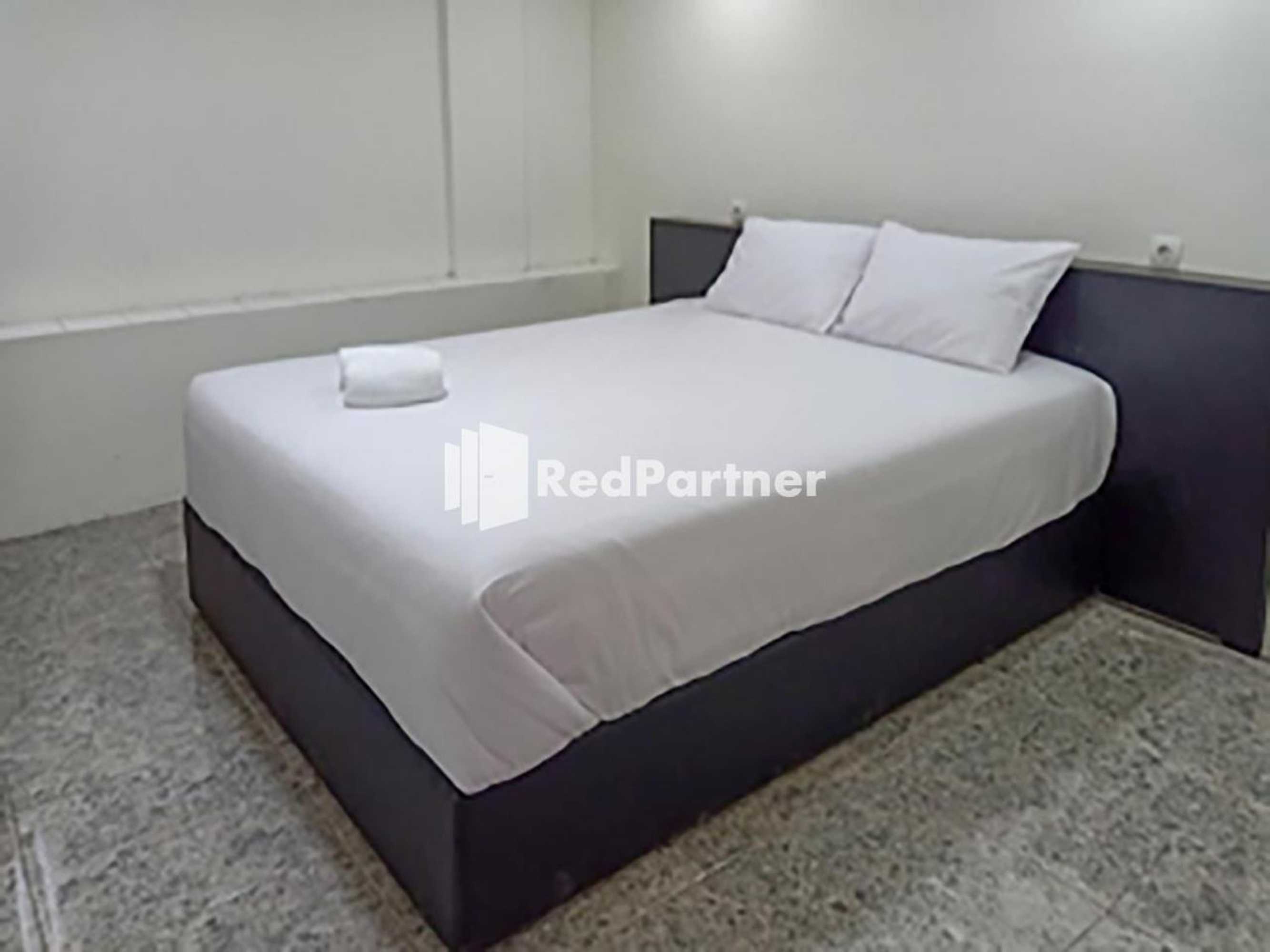 Gift card for Hotel Trikatu Kendal Near Taman Kota Weleri Mitra Reddoorz Gift card for Hotel Trikatu Kendal Near Taman Kota Weleri Mitra Reddoorz