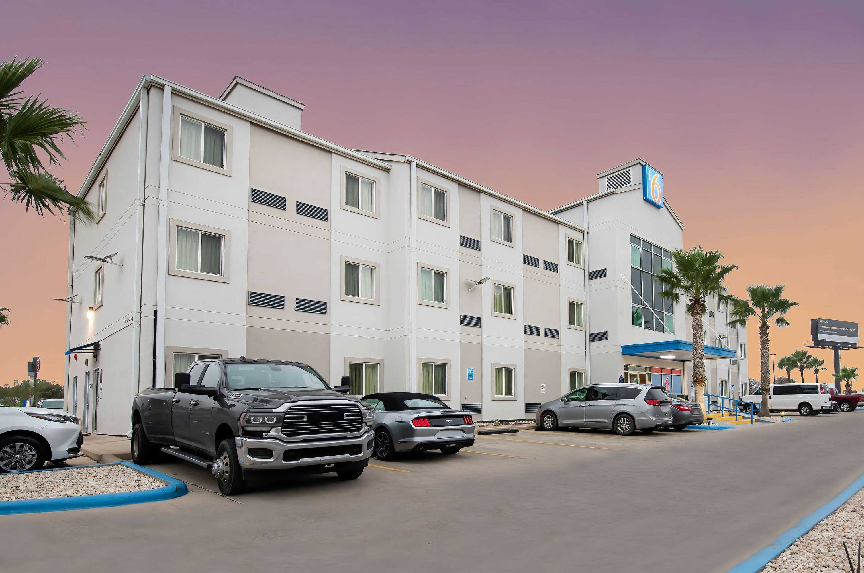 Gift card for Motel 6 Eagle Pass, TX - Lakeside Gift card for Motel 6 Eagle Pass, TX - Lakeside