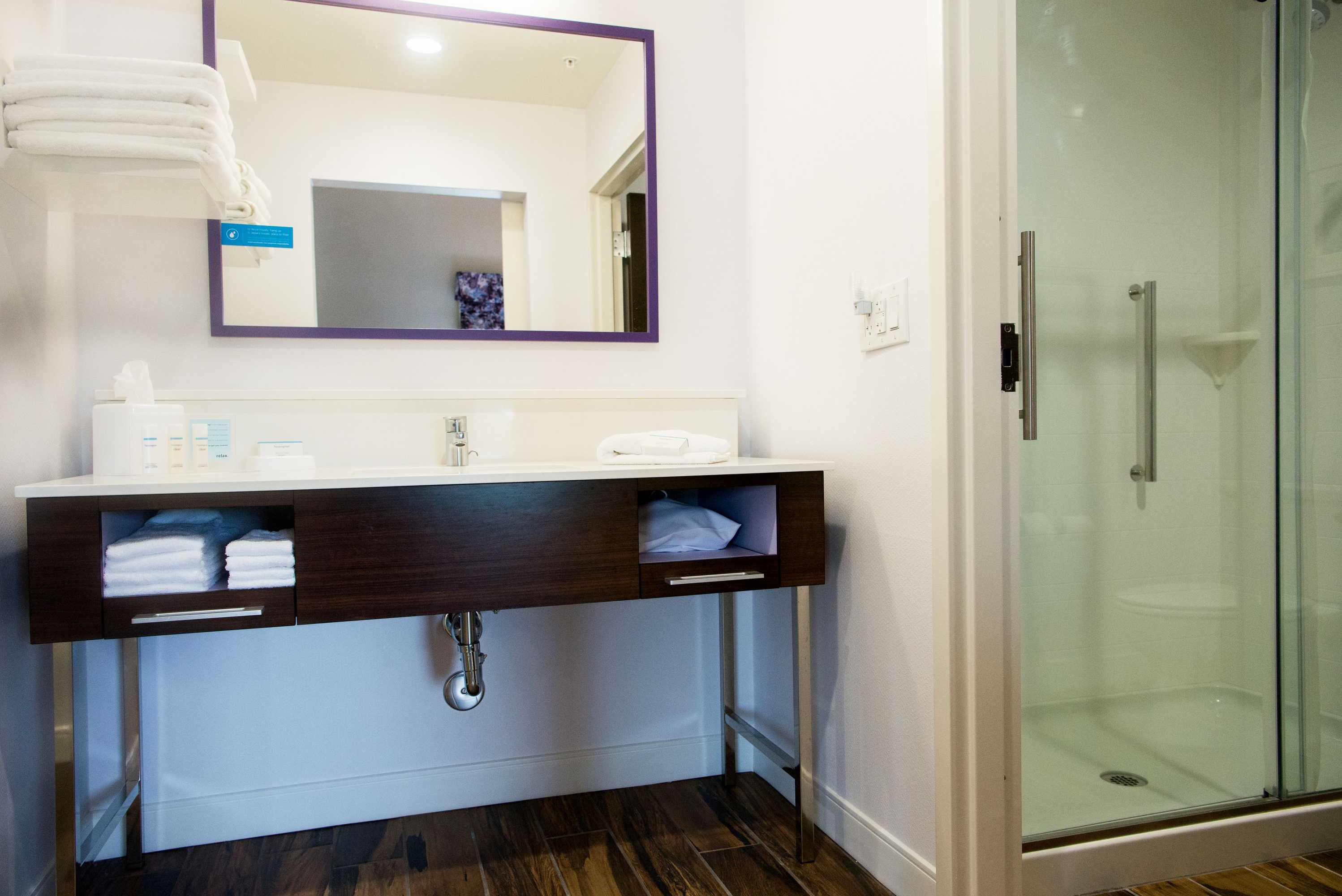 Gift card for Hampton Inn & Suites by Hilton Warrington Horsham