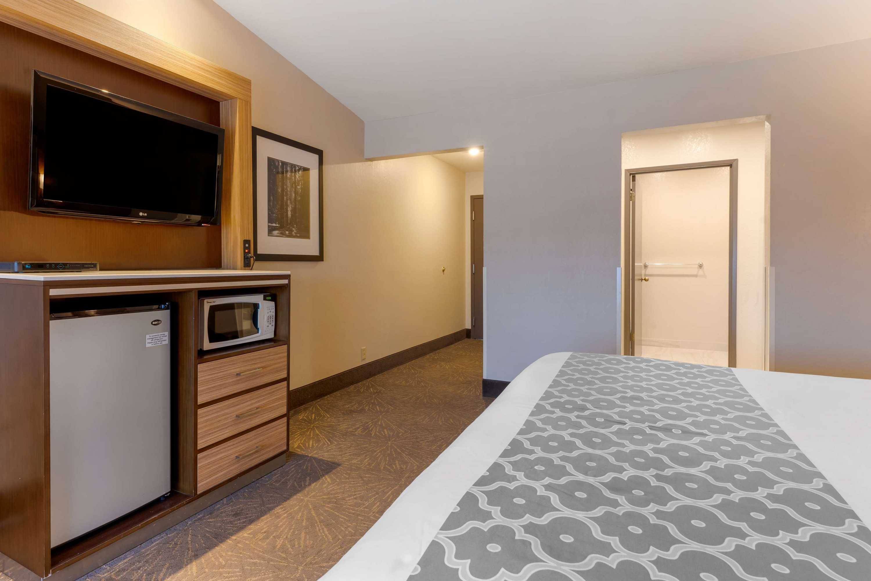 Gift card for Best Western Plus Forest Park Inn