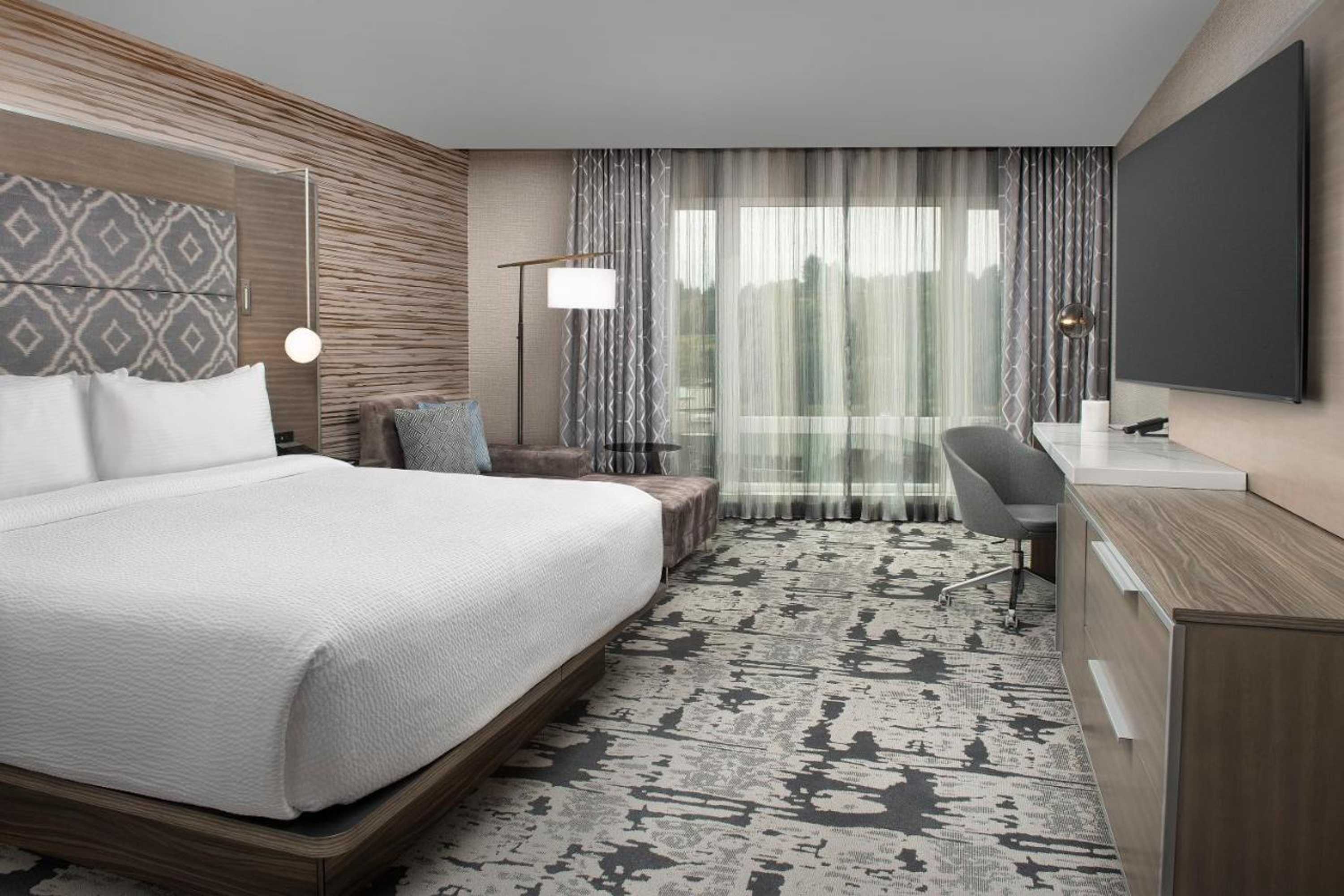 Gift card for Silver Cloud Hotel Tacoma at Point Ruston Waterfront