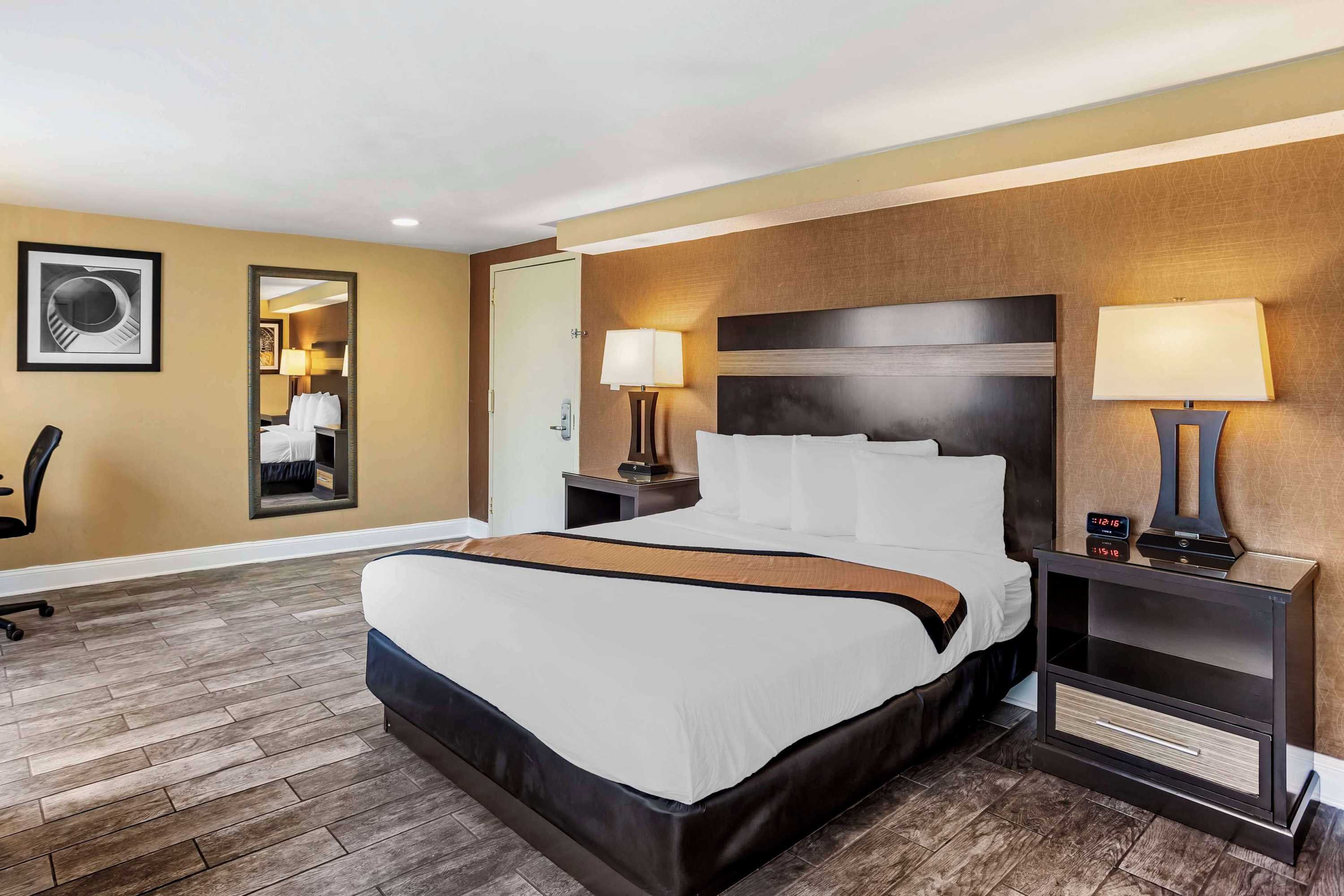 Gift card for Best Western Plus Newark Airport West Gift card for Best Western Plus Newark Airport West