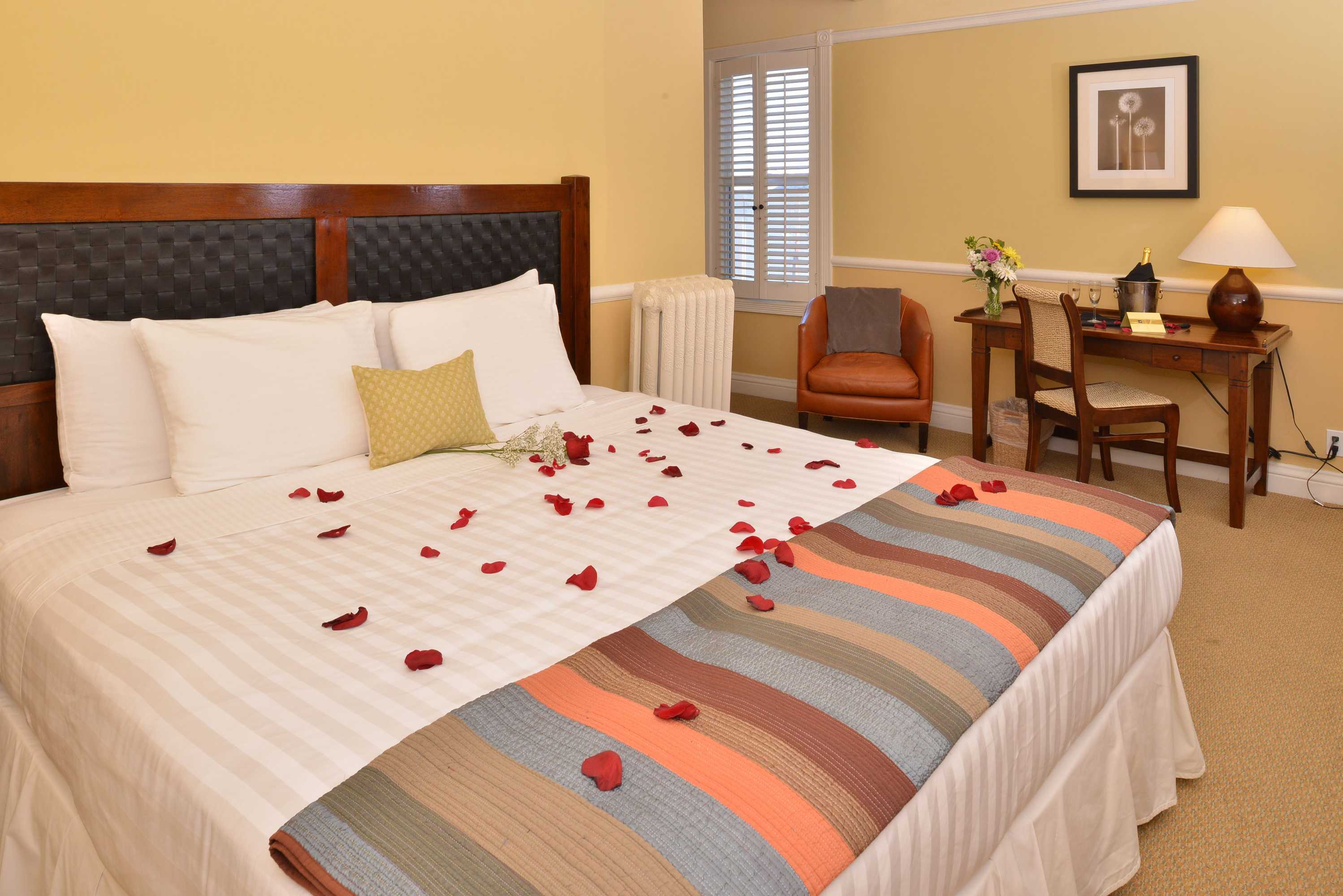 Gift card for Majestic Inn & Spa Gift card for Majestic Inn & Spa