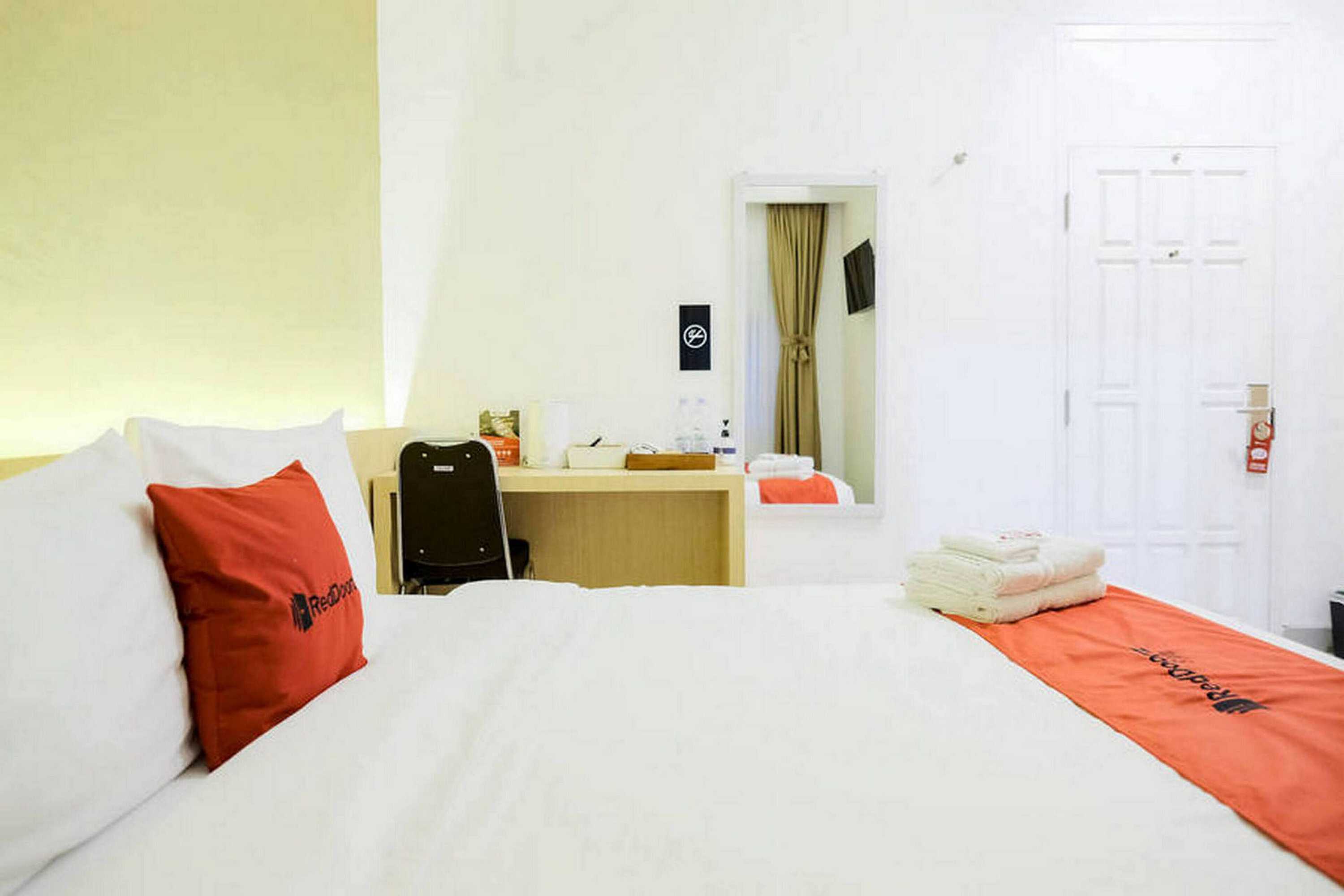 Gift card for Reddoorz Plus Syariah Near Museum Lampung Gift card for Reddoorz Plus Syariah Near Museum Lampung