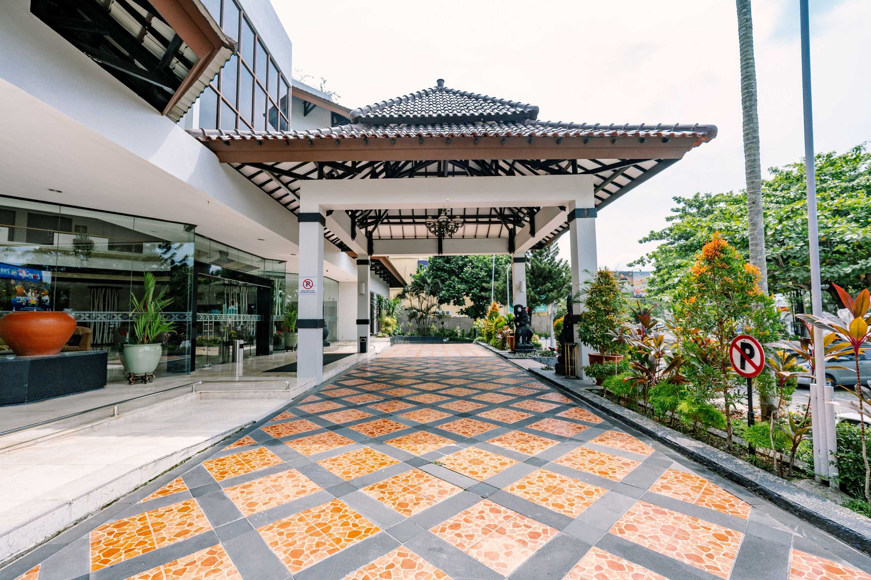 Gift card for Grand Diamond Hotel Yogyakarta Gift card for Grand Diamond Hotel Yogyakarta