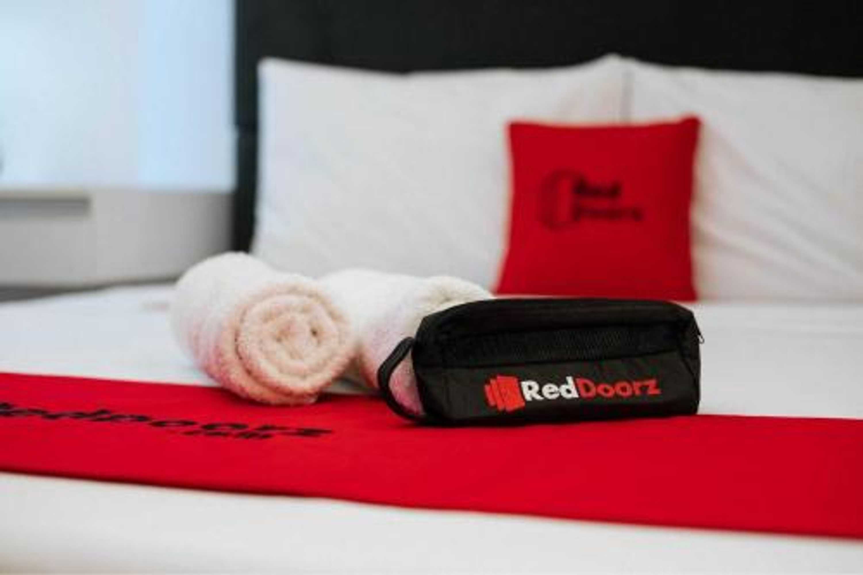 Gift card for Reddoorz @ Simpang Pos Medan Gift card for Reddoorz @ Simpang Pos Medan
