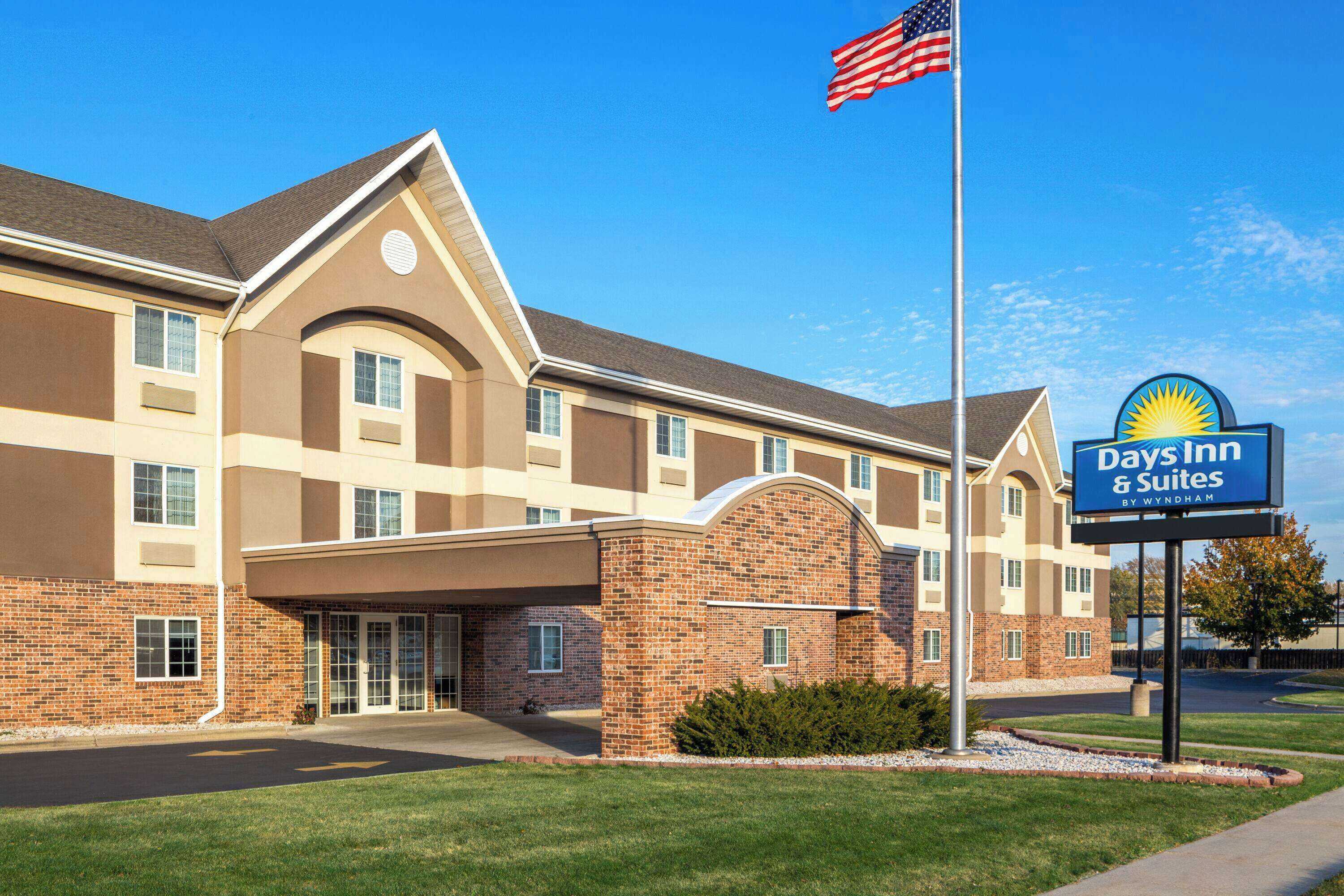 Gift card for Days Inn & Suites by Wyndham Green Bay Wi. Gift card for Days Inn & Suites by Wyndham Green Bay Wi.