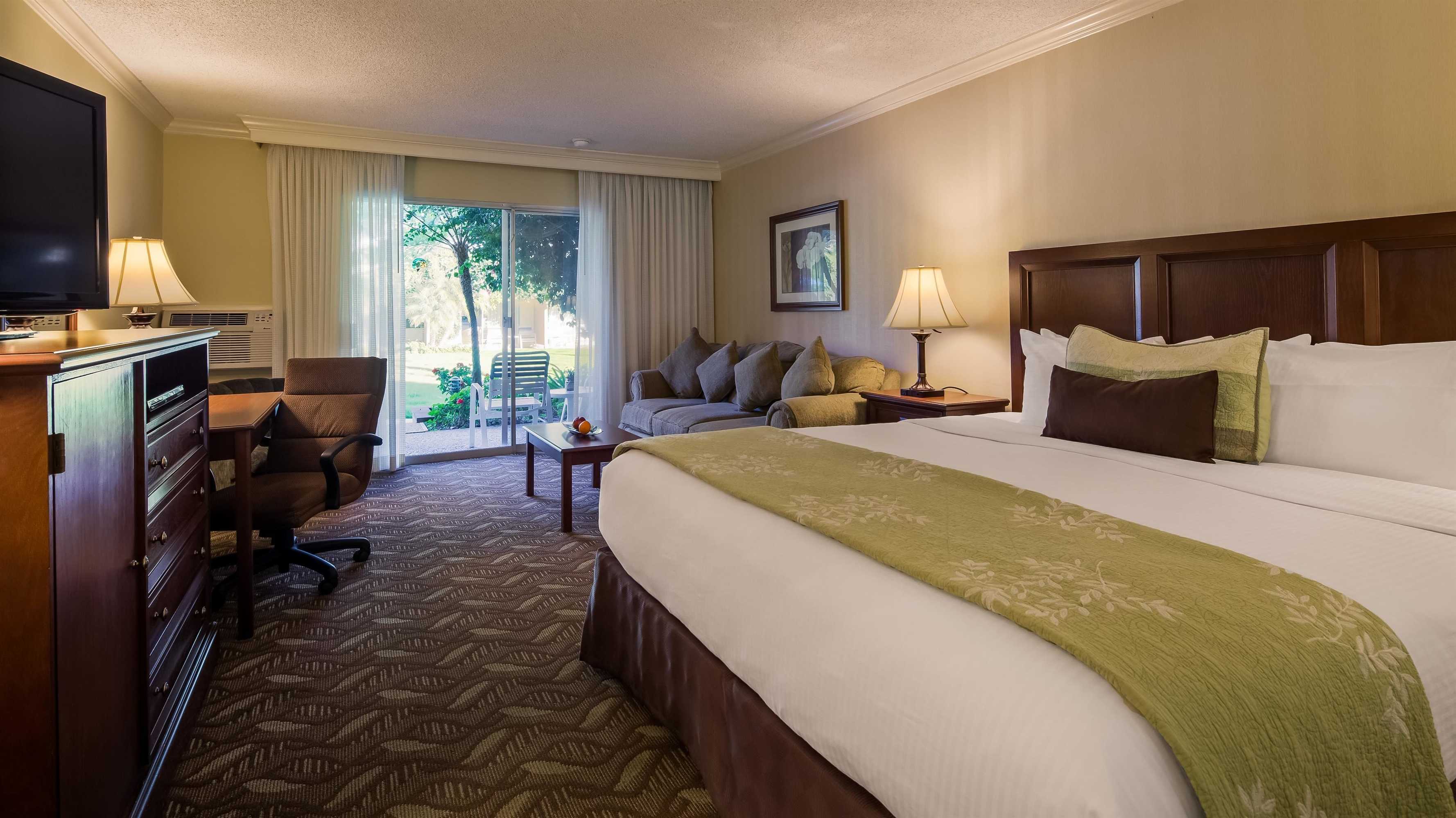 Gift card for Best Western Plus Pepper Tree Inn Gift card for Best Western Plus Pepper Tree Inn