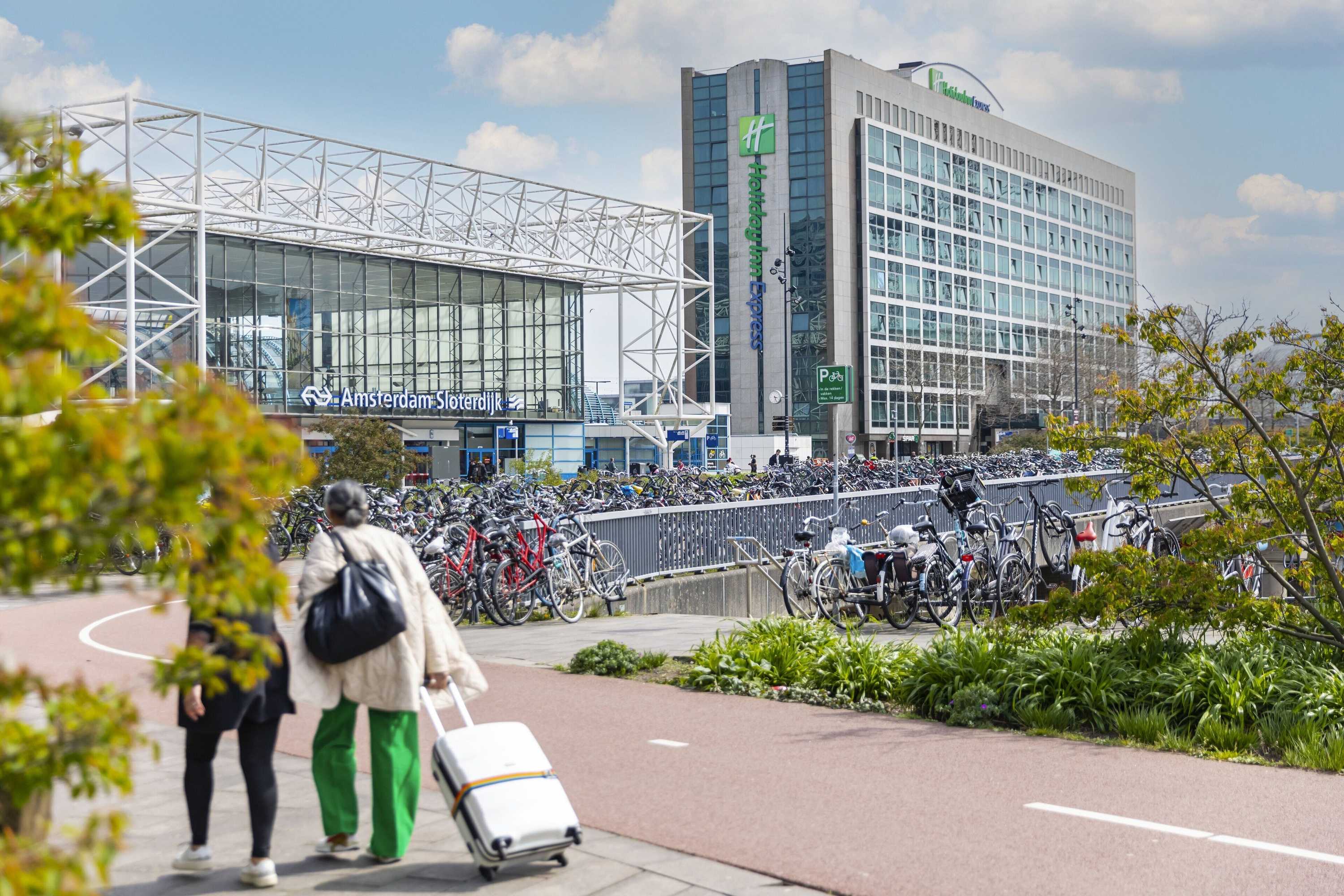 Gift card for Holiday Inn Express Amsterdam - Sloterdijk Station by Ihg Gift card for Holiday Inn Express Amsterdam - Sloterdijk Station by Ihg