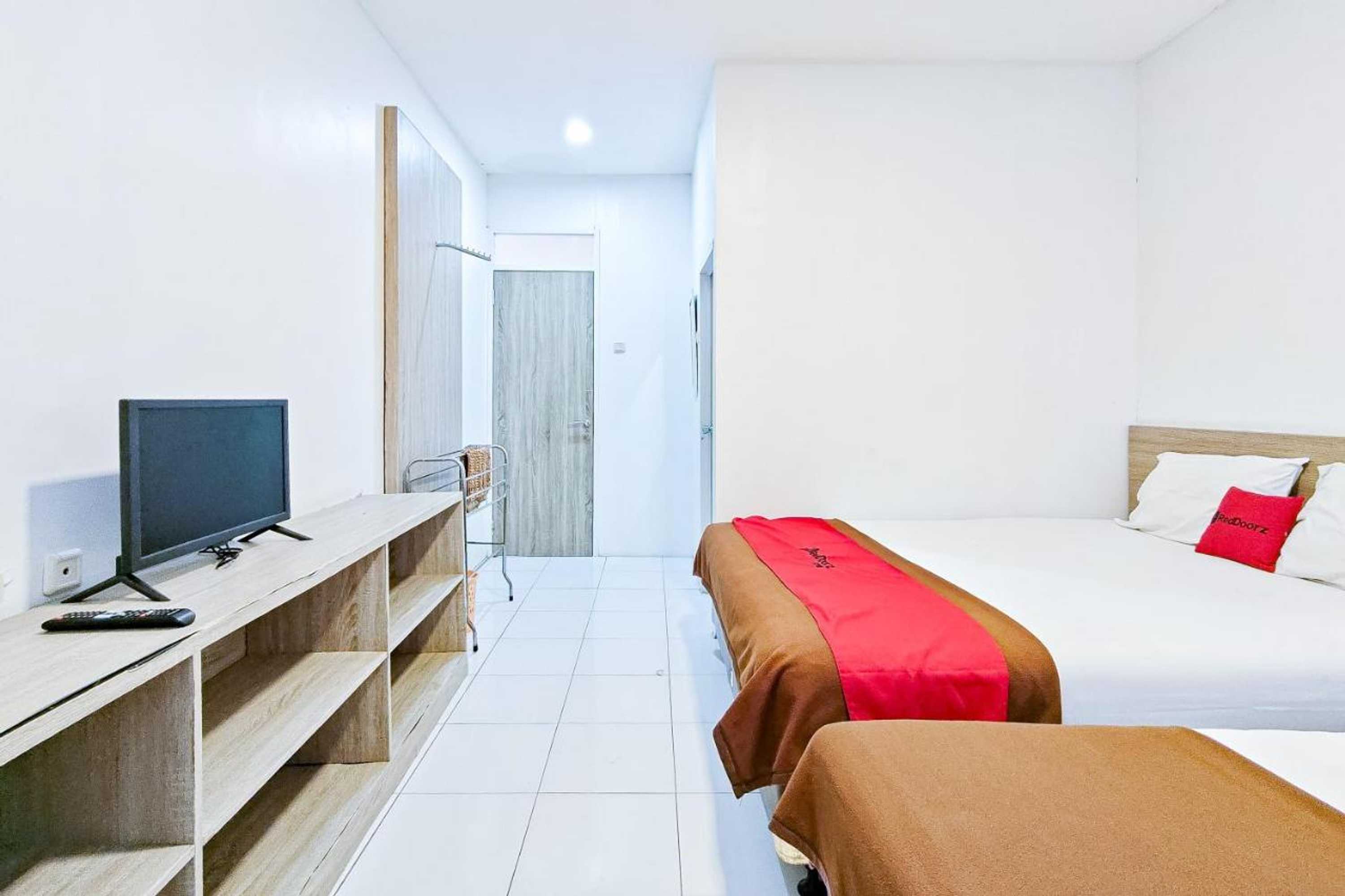 Gift card for Reddoorz Near Taman Safari 3