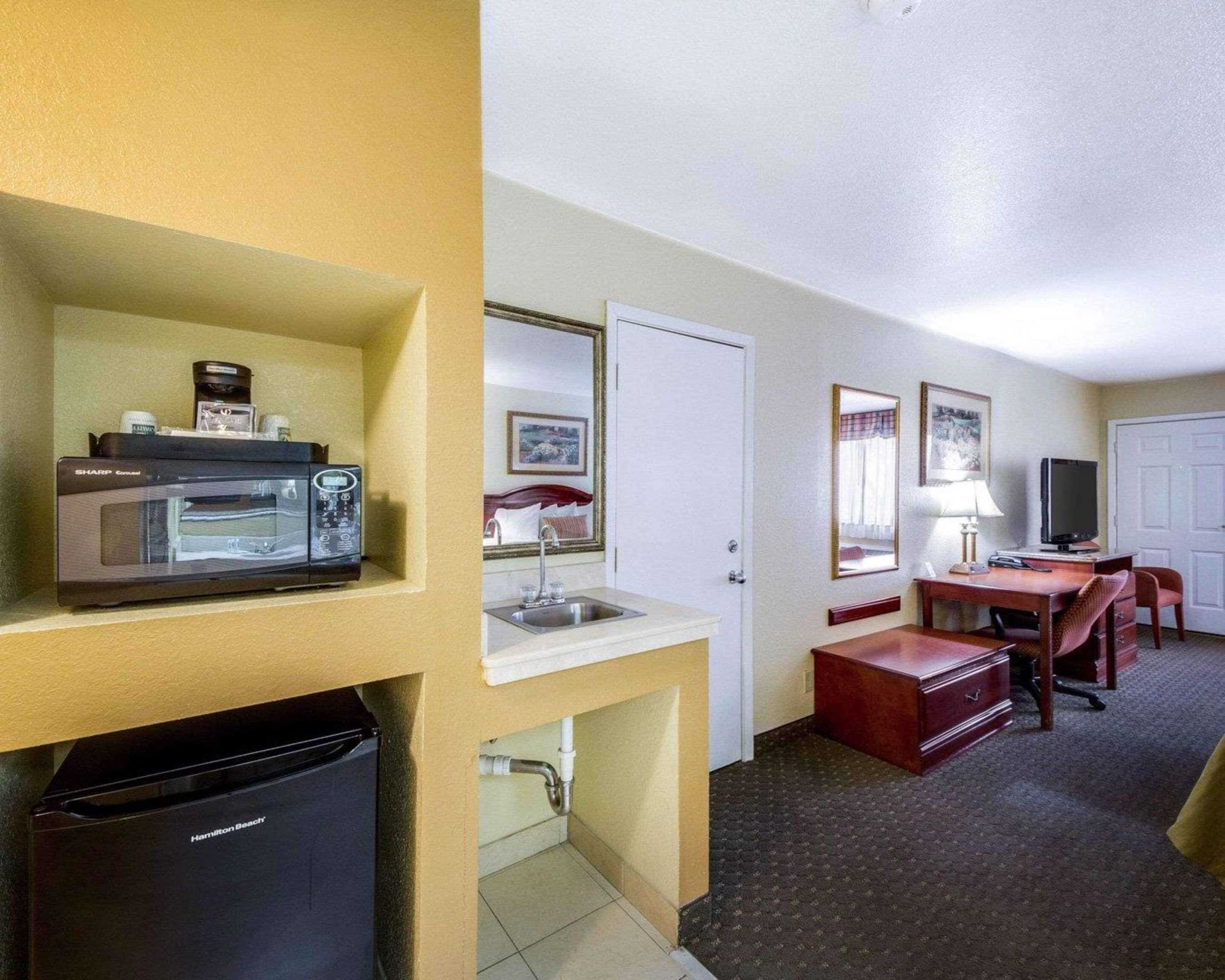 Gift card for Econo Lodge Inn & Suites Gift card for Econo Lodge Inn & Suites