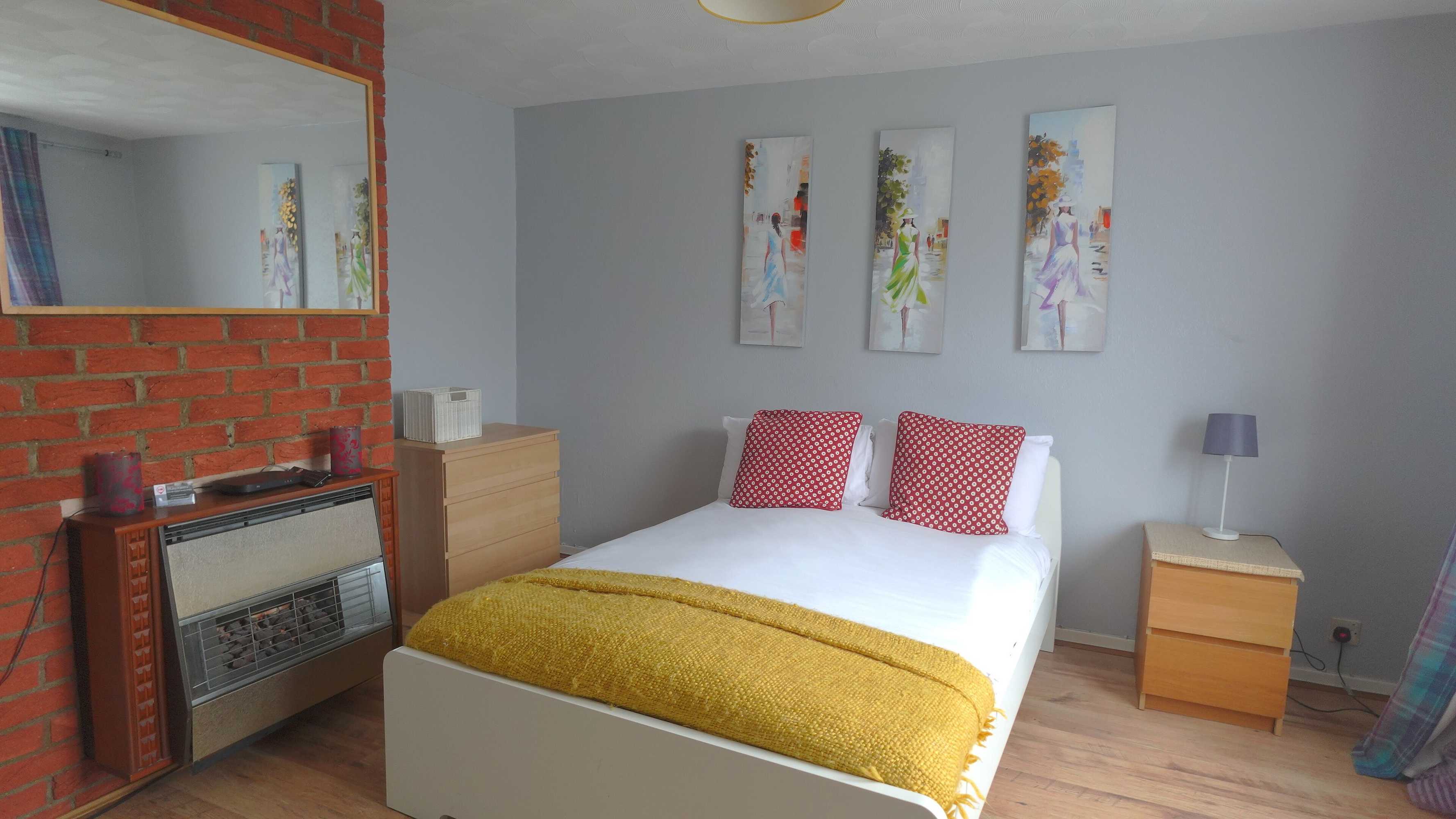 Gift card for Eddiwick House - Huku Kwetu Dunstable -Spacious 4 Bedroom House Gift card for Eddiwick House - Huku Kwetu Dunstable -Spacious 4 Bedroom House