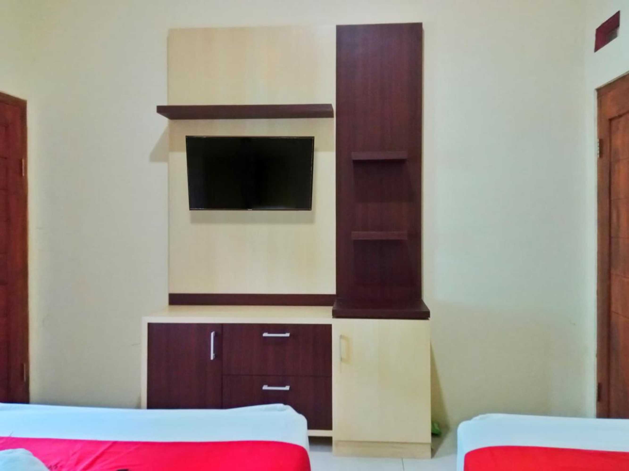 Gift card for Reddoorz Near Alun Alun Slawi