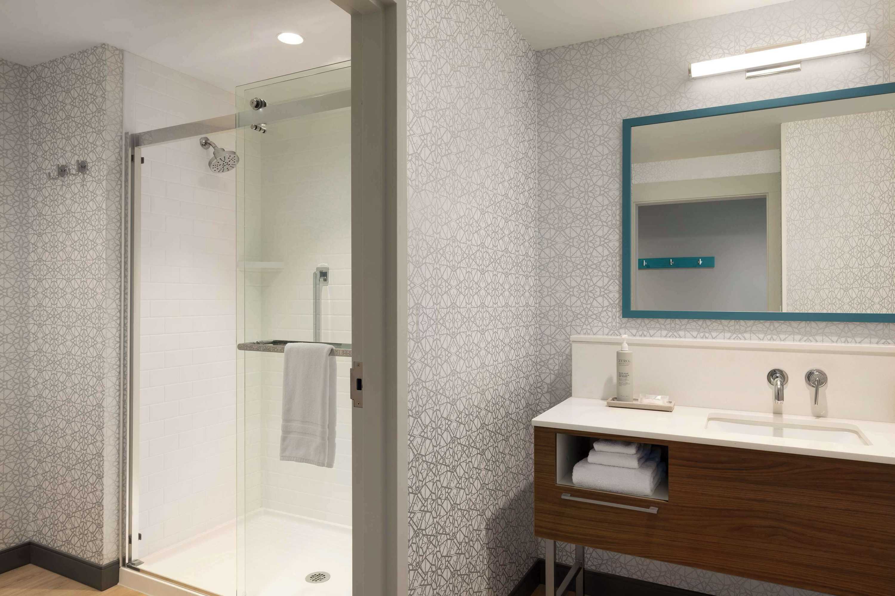 Gift card for Hampton Inn & Suites Maui North Shore Gift card for Hampton Inn & Suites Maui North Shore