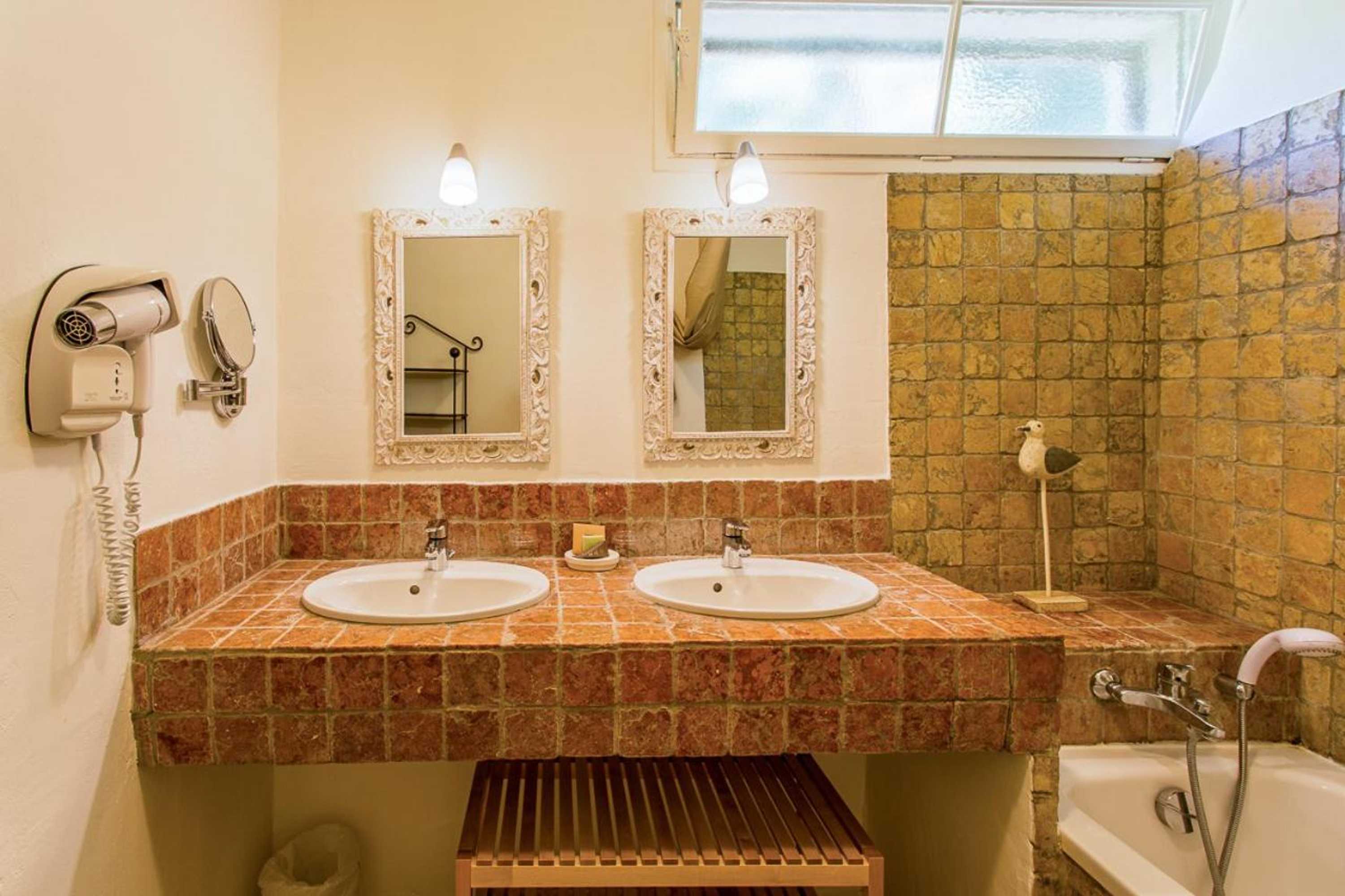 Gift card for Hôtel Sous Les Figuiers - Piscine, Parking, Centre Ville