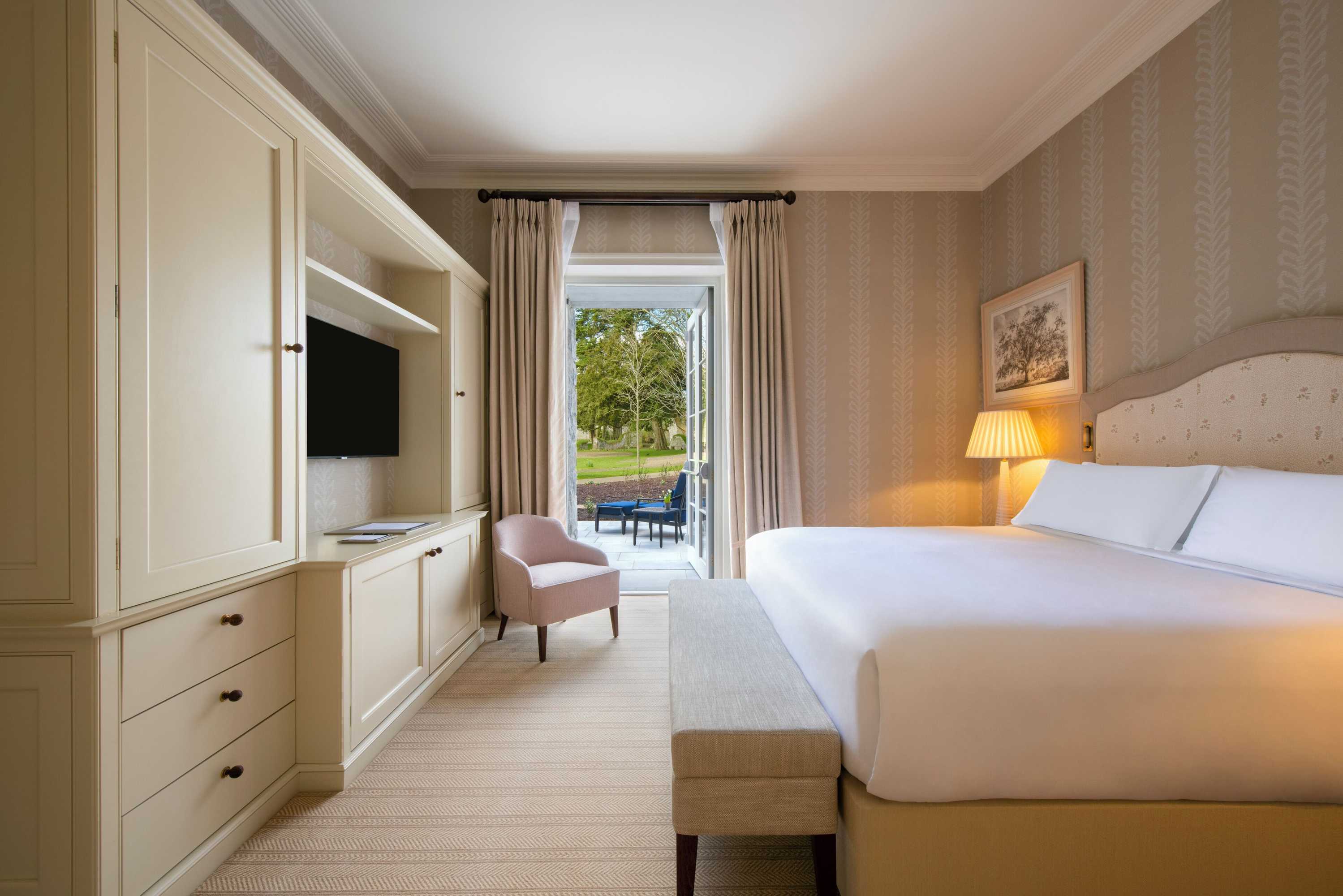 Gift card for 3 Bedroom Luxury Apartment Main Street Cashel Tipperary Gift card for 3 Bedroom Luxury Apartment Main Street Cashel Tipperary