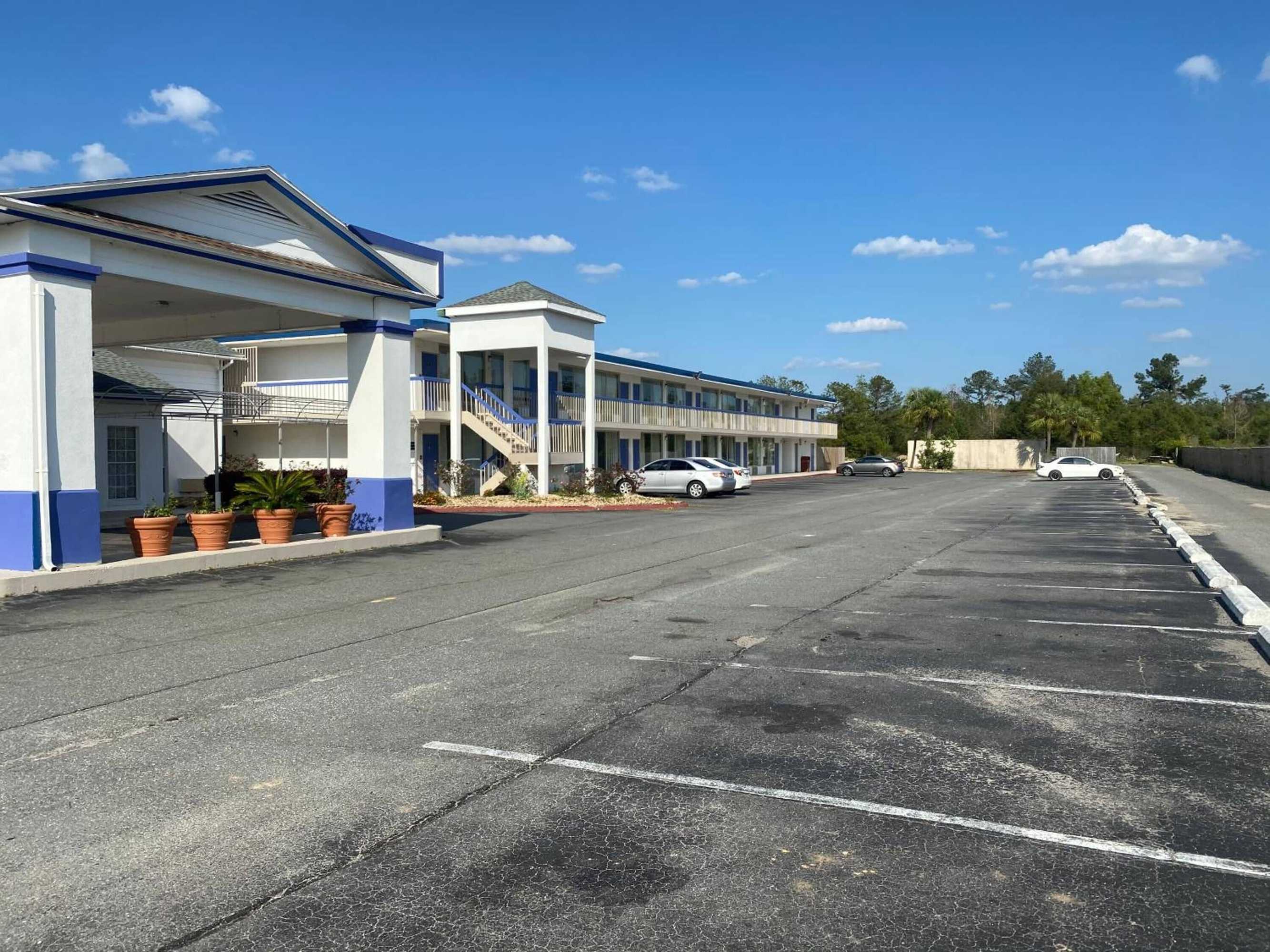 Gift card for Motel 6 Marianna, FL Gift card for Motel 6 Marianna, FL