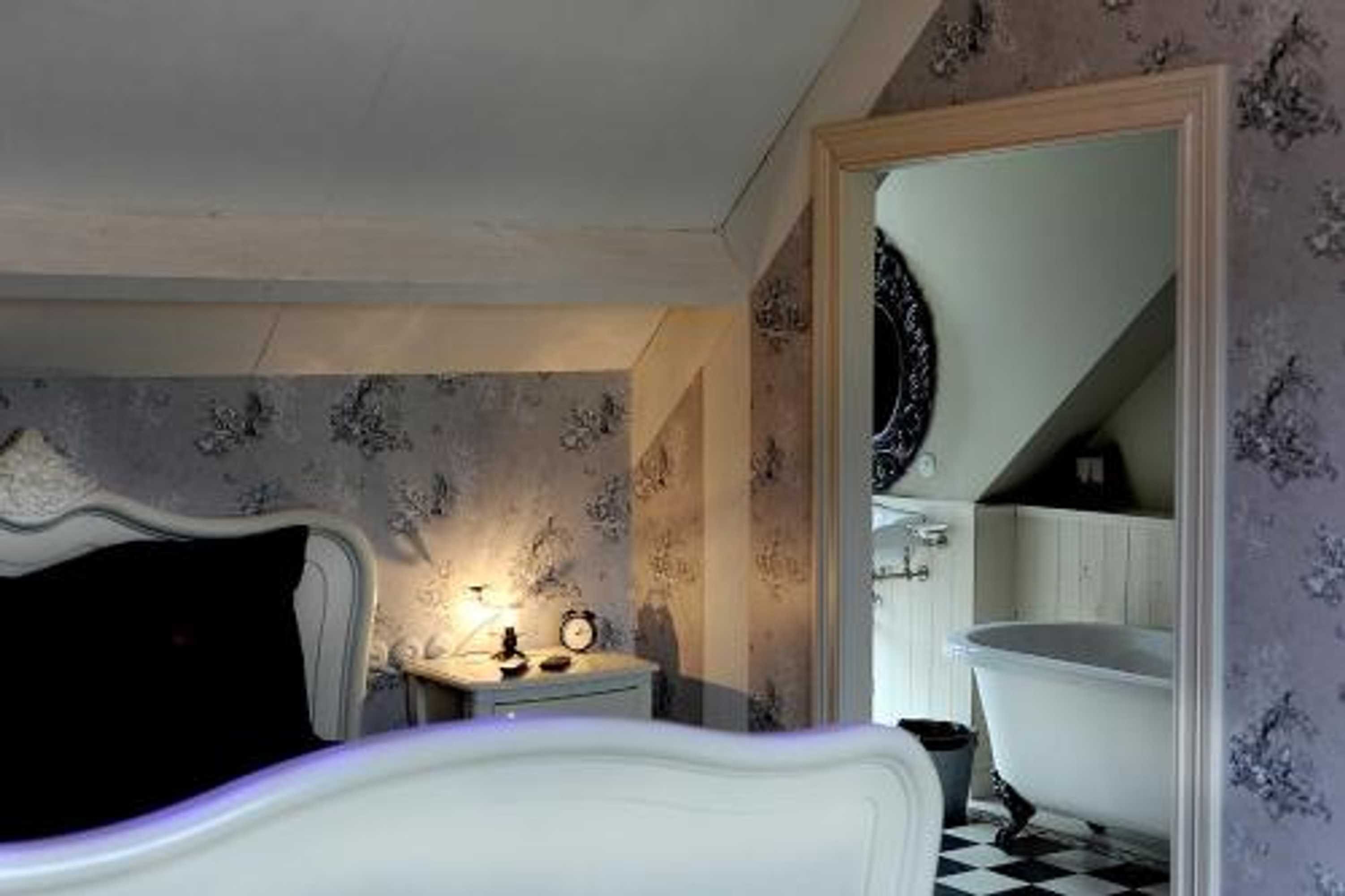 Gift card for Bed And Breakfast Bon-Bon Jour/nuit Gift card for Bed And Breakfast Bon-Bon Jour/nuit