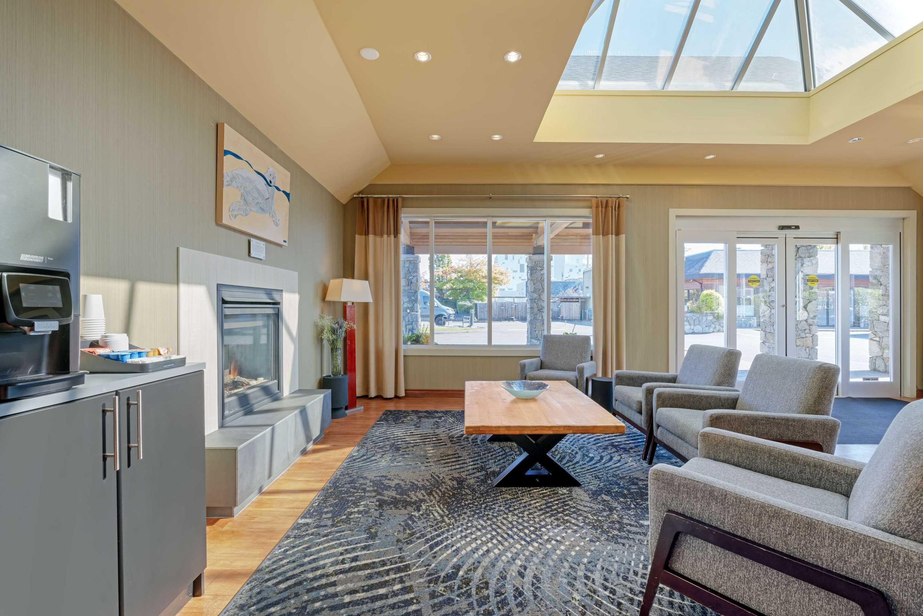 Gift card for Best Western Plus Emerald Isle Hotel Gift card for Best Western Plus Emerald Isle Hotel