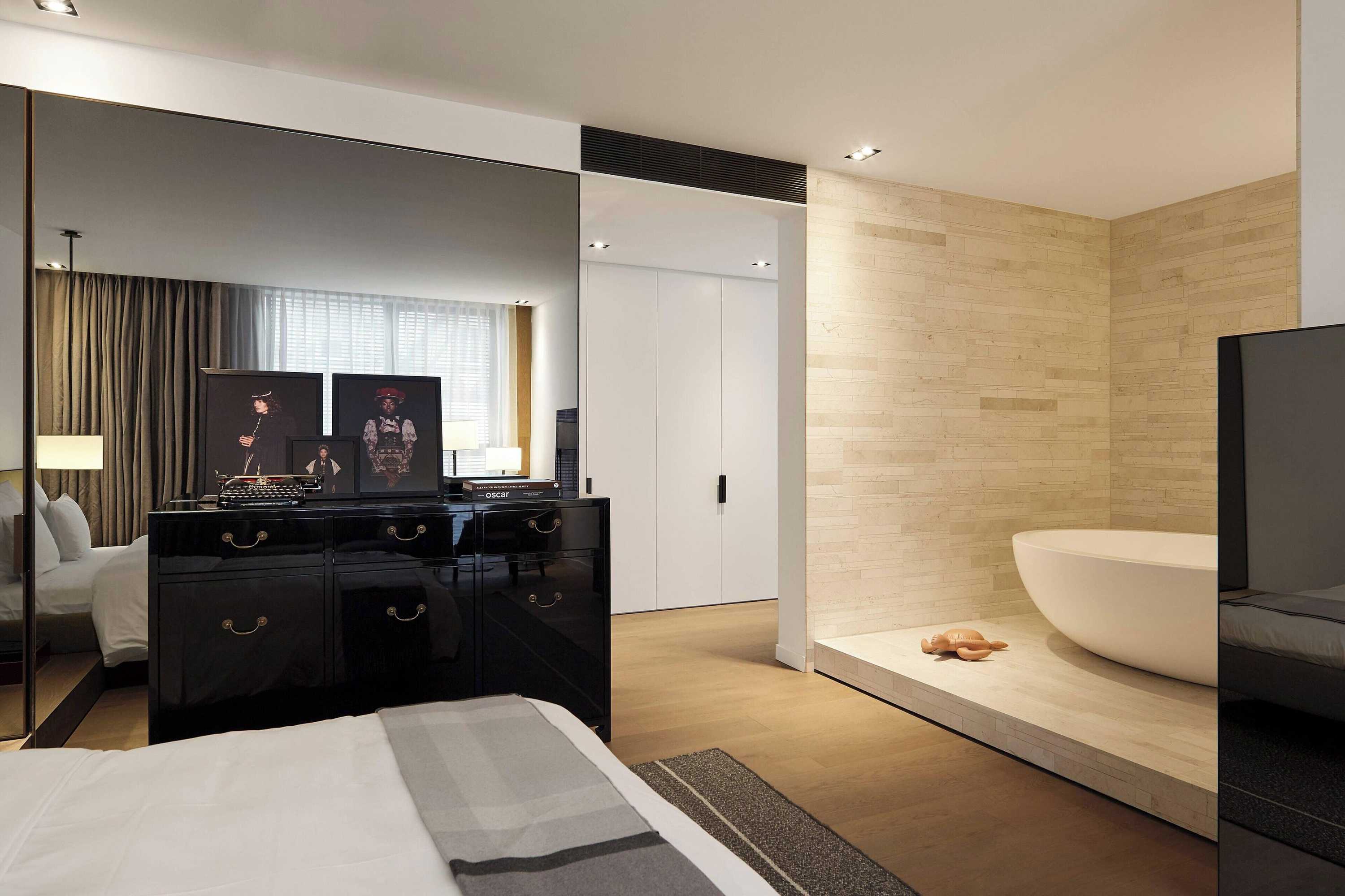 Gift card for Roomers Baden-Baden, Autograph Collection