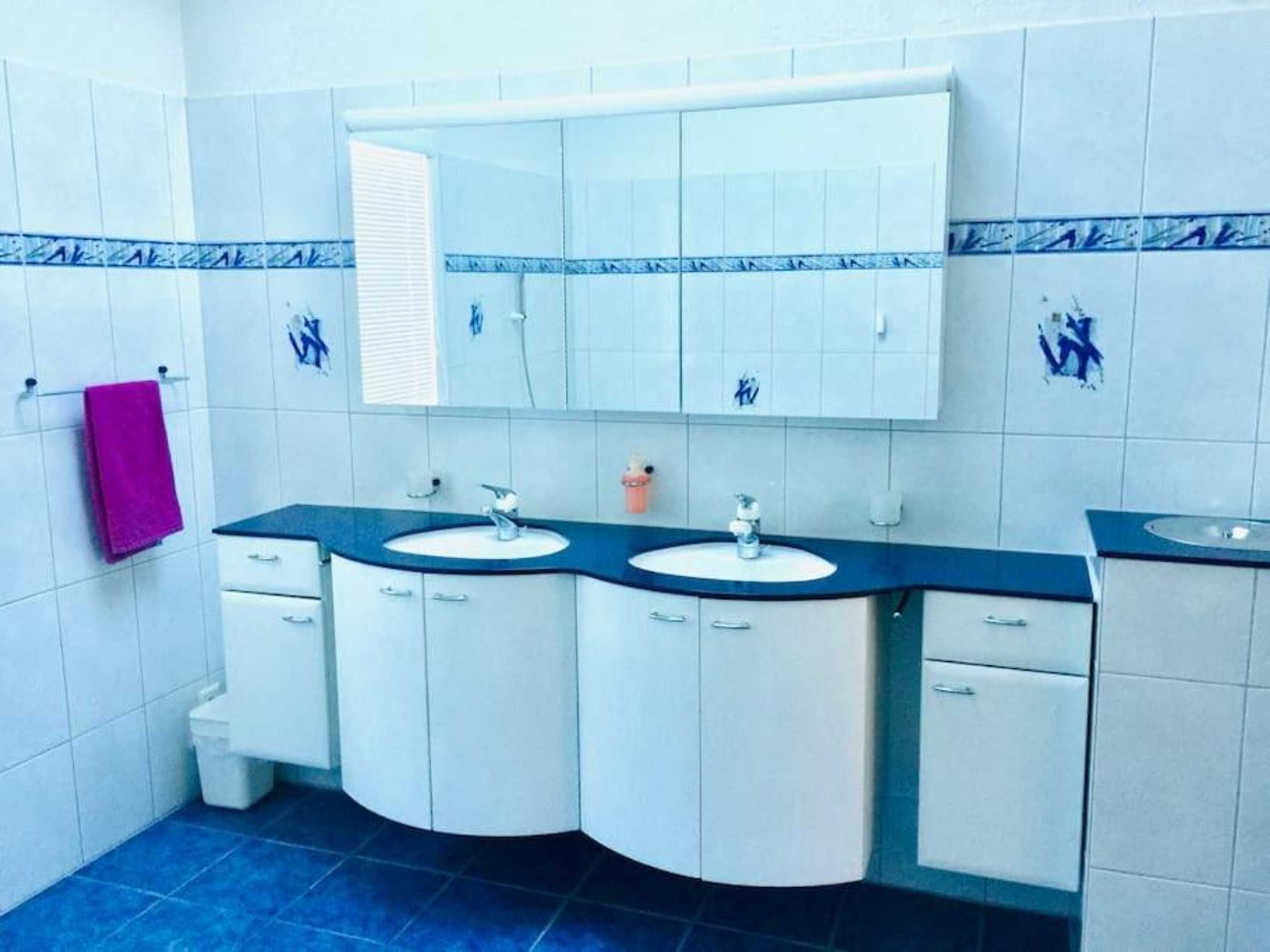 Gift card for Leon's Holiday Homes Villa 1