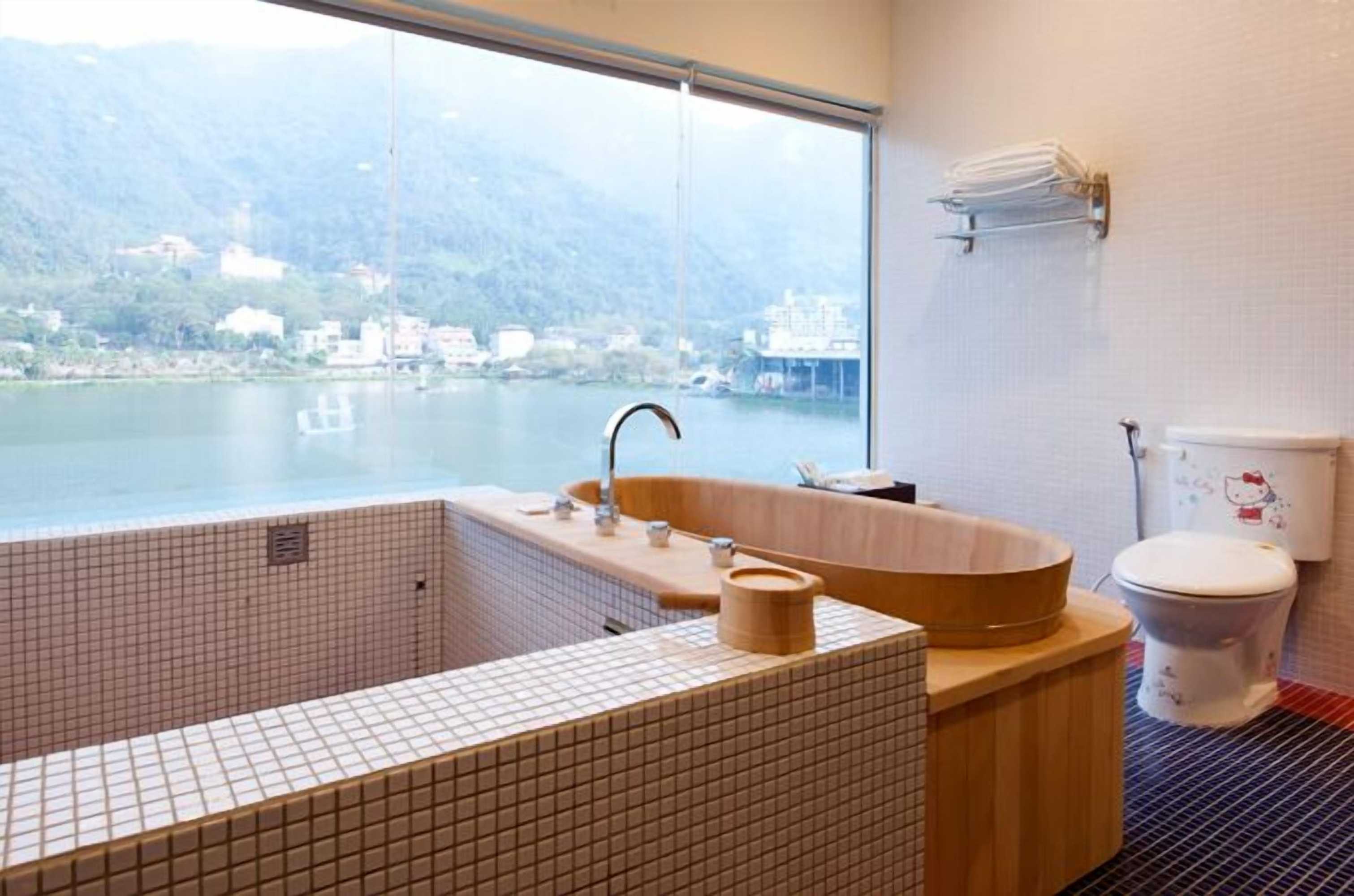 Gift card for Lakeside Resort Hotel