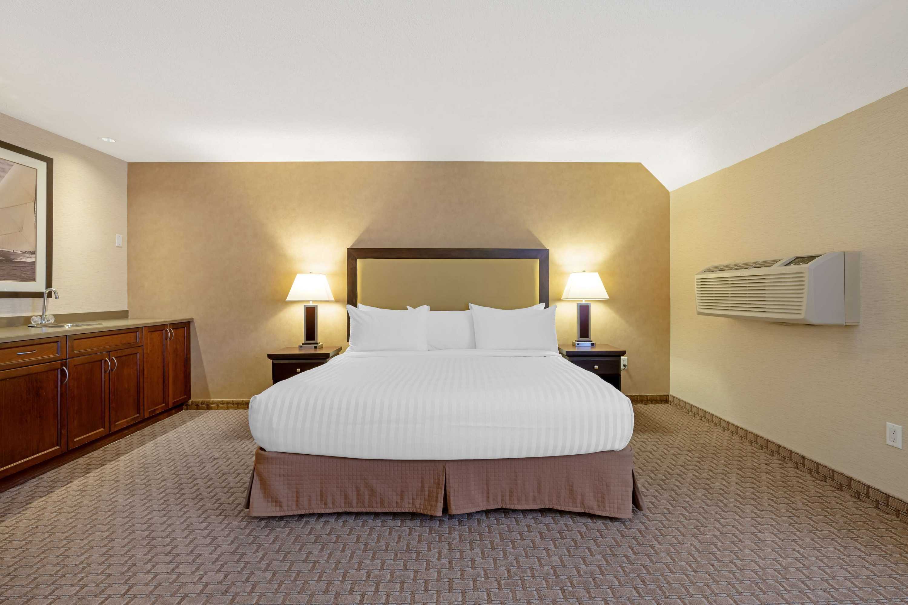 Gift card for Best Western Plus Emerald Isle Hotel Gift card for Best Western Plus Emerald Isle Hotel