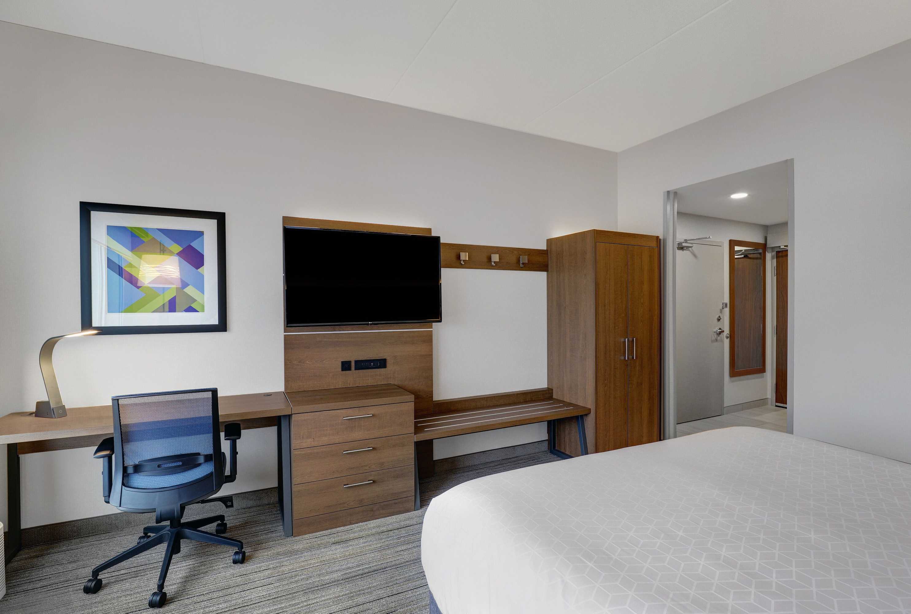 Gift card for Holiday Inn Express & Suites Collingwood by Ihg Gift card for Holiday Inn Express & Suites Collingwood by Ihg