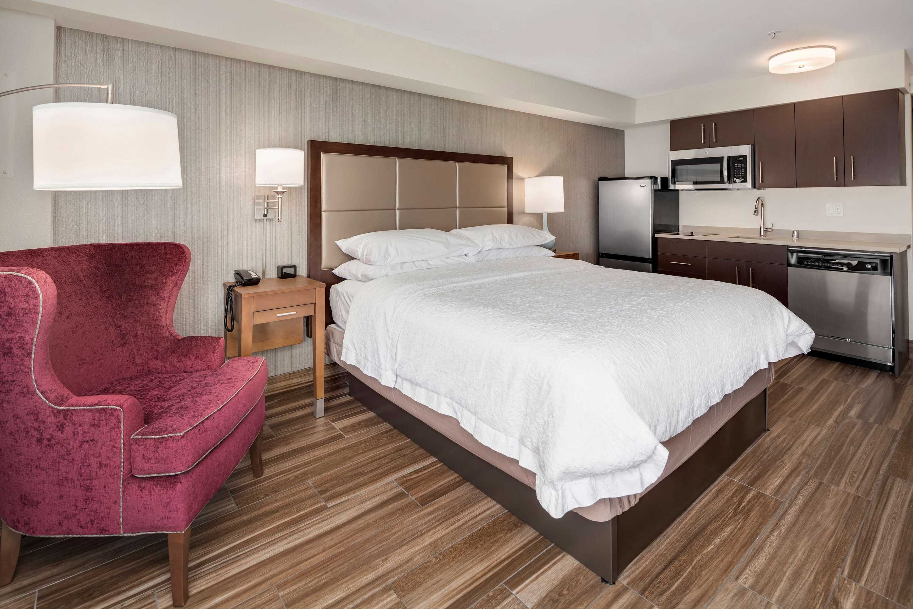 Gift card for Hampton Inn & Suites Seattle-North/lynnwood Gift card for Hampton Inn & Suites Seattle-North/lynnwood