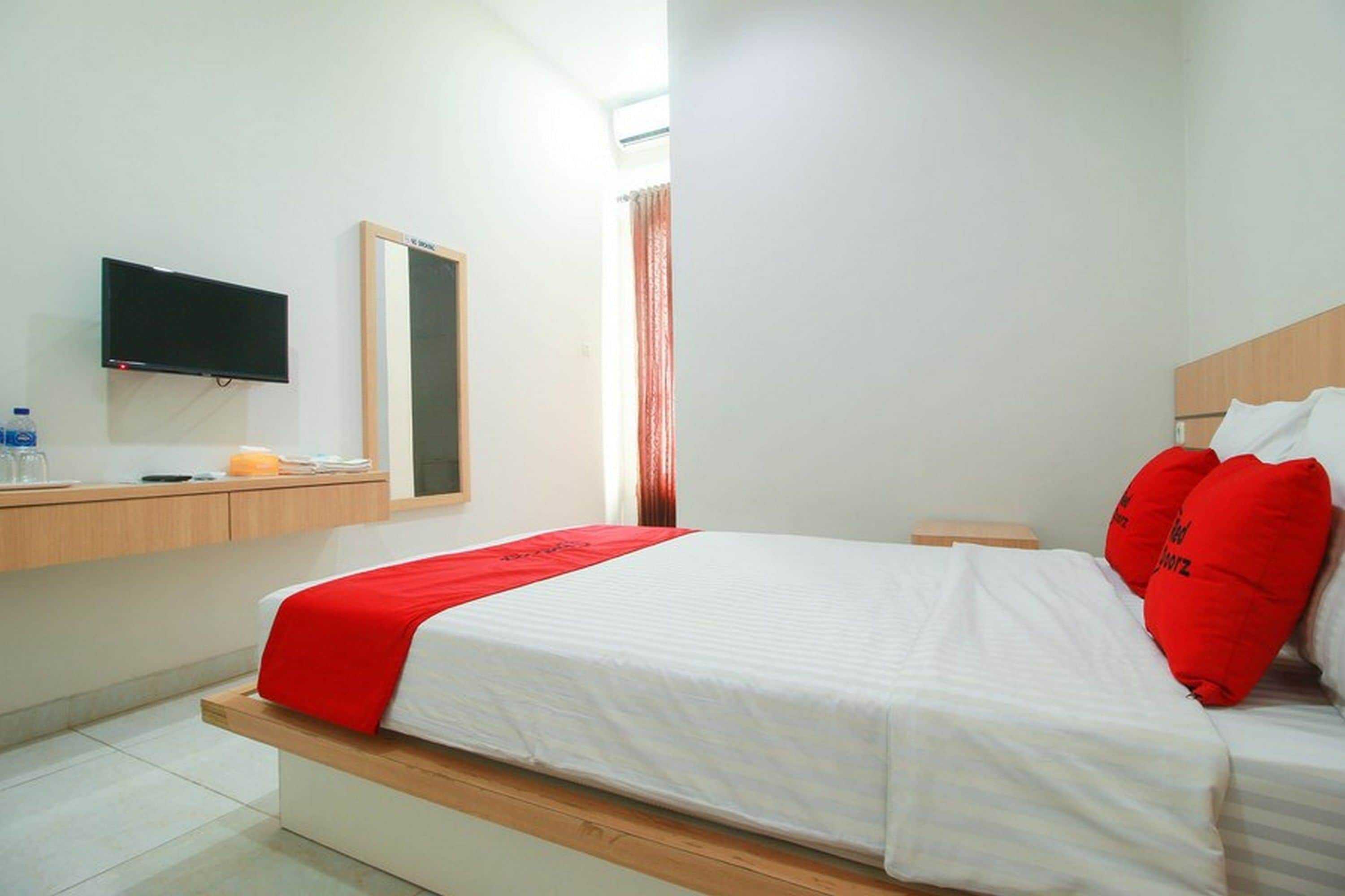 Gift card for Reddoorz Syariah Near Universitas Jenderal Soedirman Gift card for Reddoorz Syariah Near Universitas Jenderal Soedirman