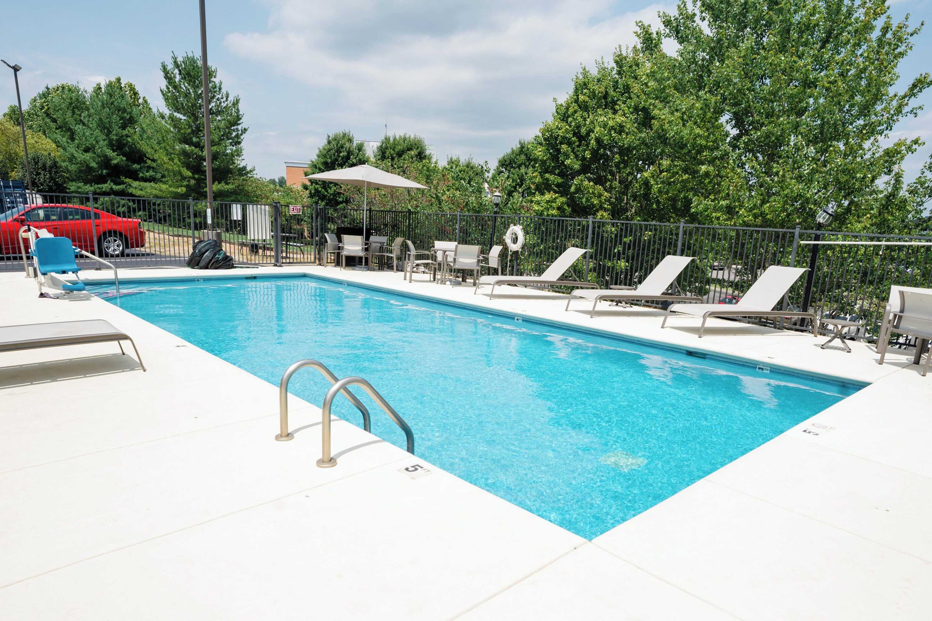 Gift card for Holiday Inn Express & Suites Knoxville-North-I-75 Exit 112 by Ihg Gift card for Holiday Inn Express & Suites Knoxville-North-I-75 Exit 112 by Ihg