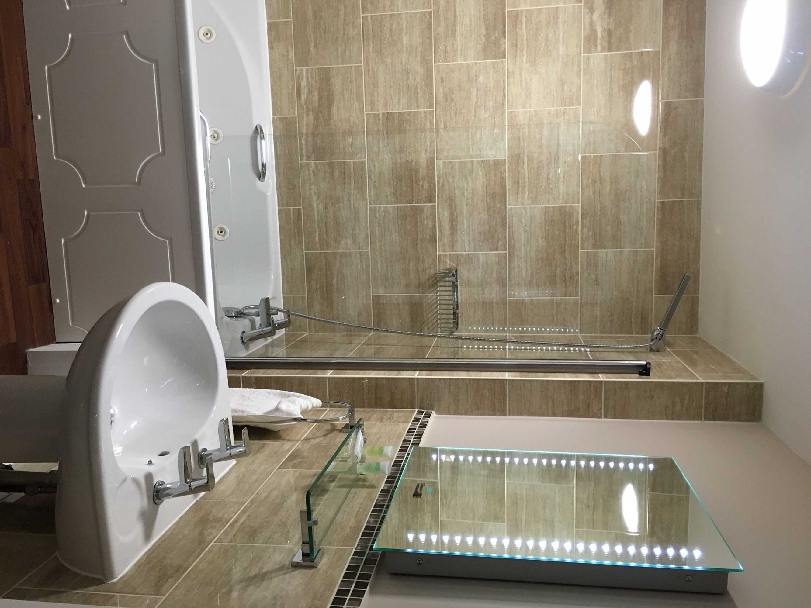 Gift card for Twin Oaks Hotel