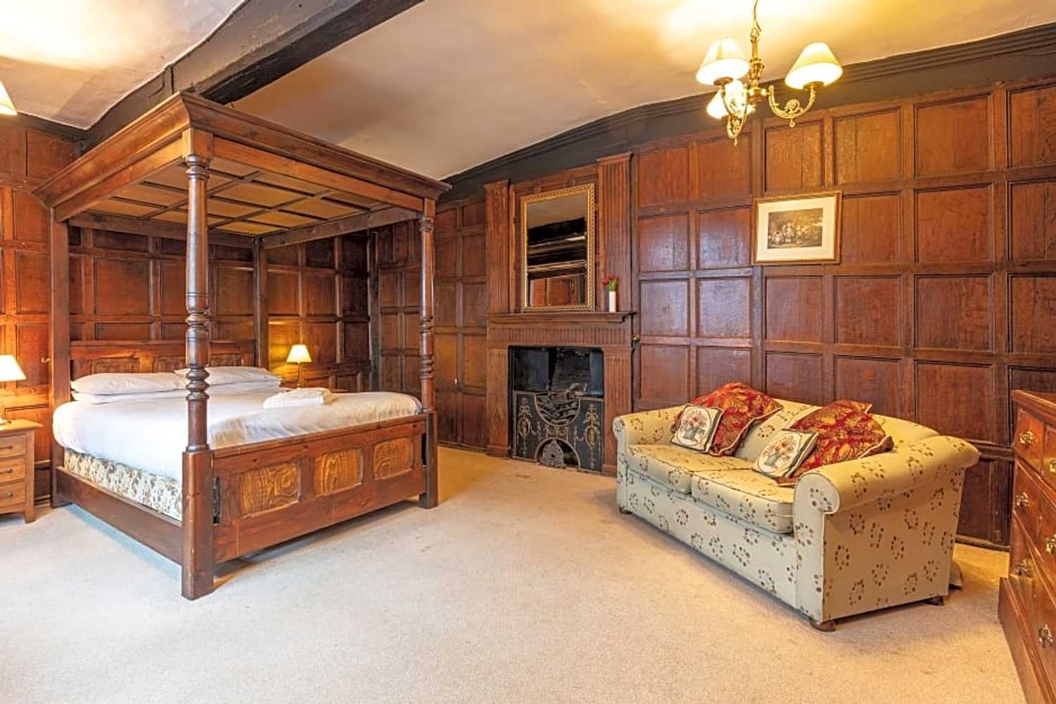 Gift card for The New Inn by Roomsbooked