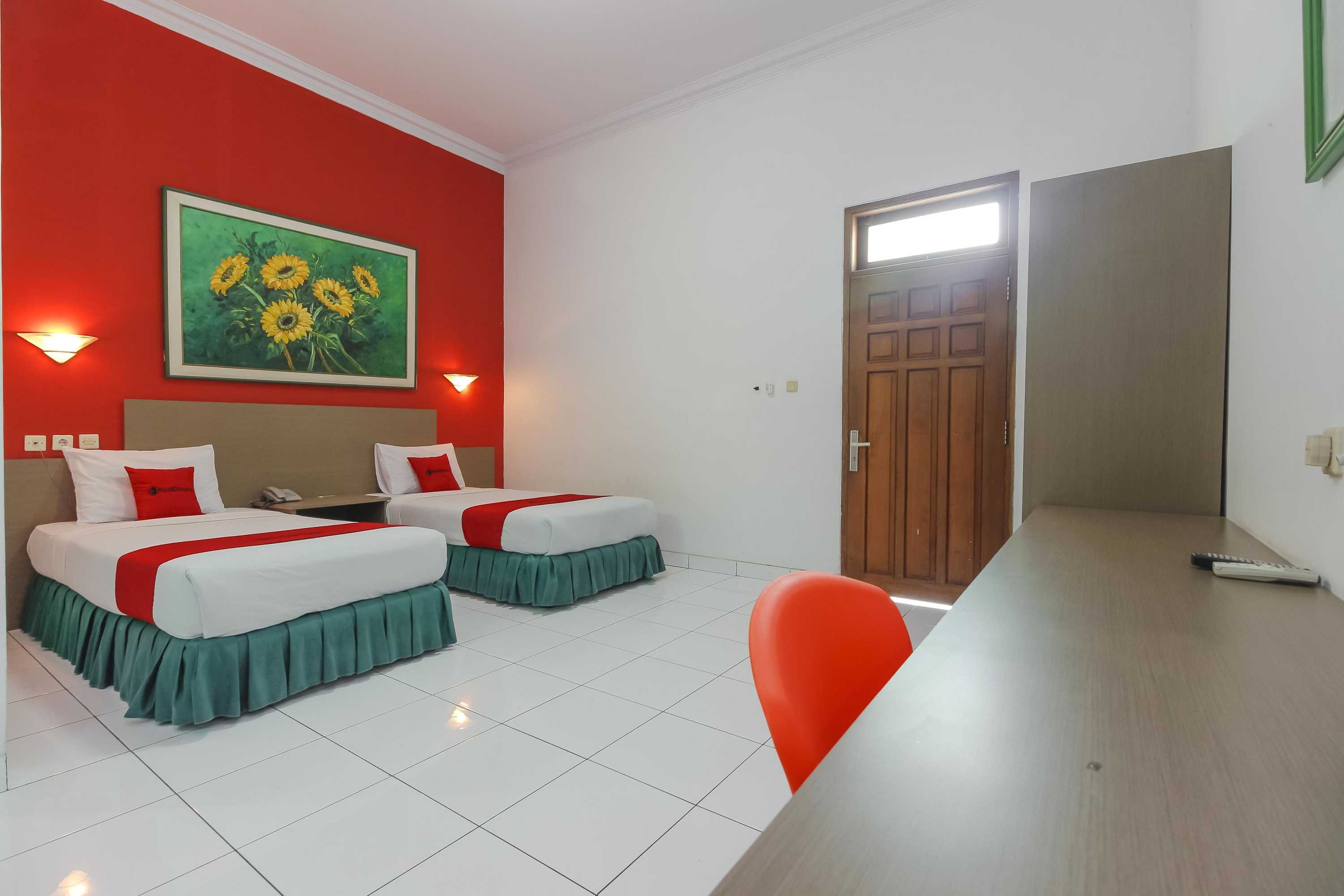 Gift card for Reddoorz Plus Near Alun Alun Kejaksan Cirebon Gift card for Reddoorz Plus Near Alun Alun Kejaksan Cirebon