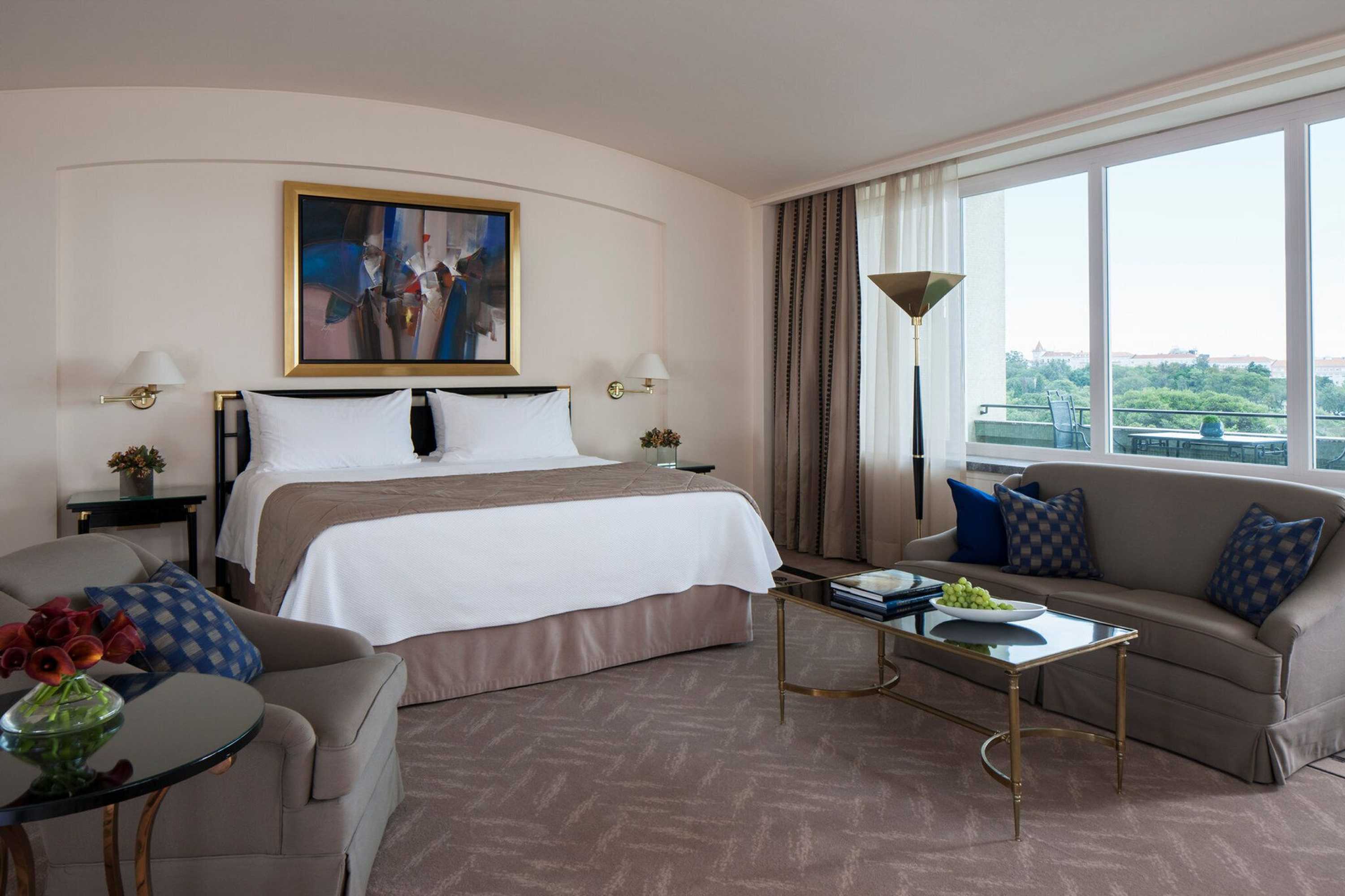 Gift card for Four Seasons Hotel Ritz Lisbon Gift card for Four Seasons Hotel Ritz Lisbon
