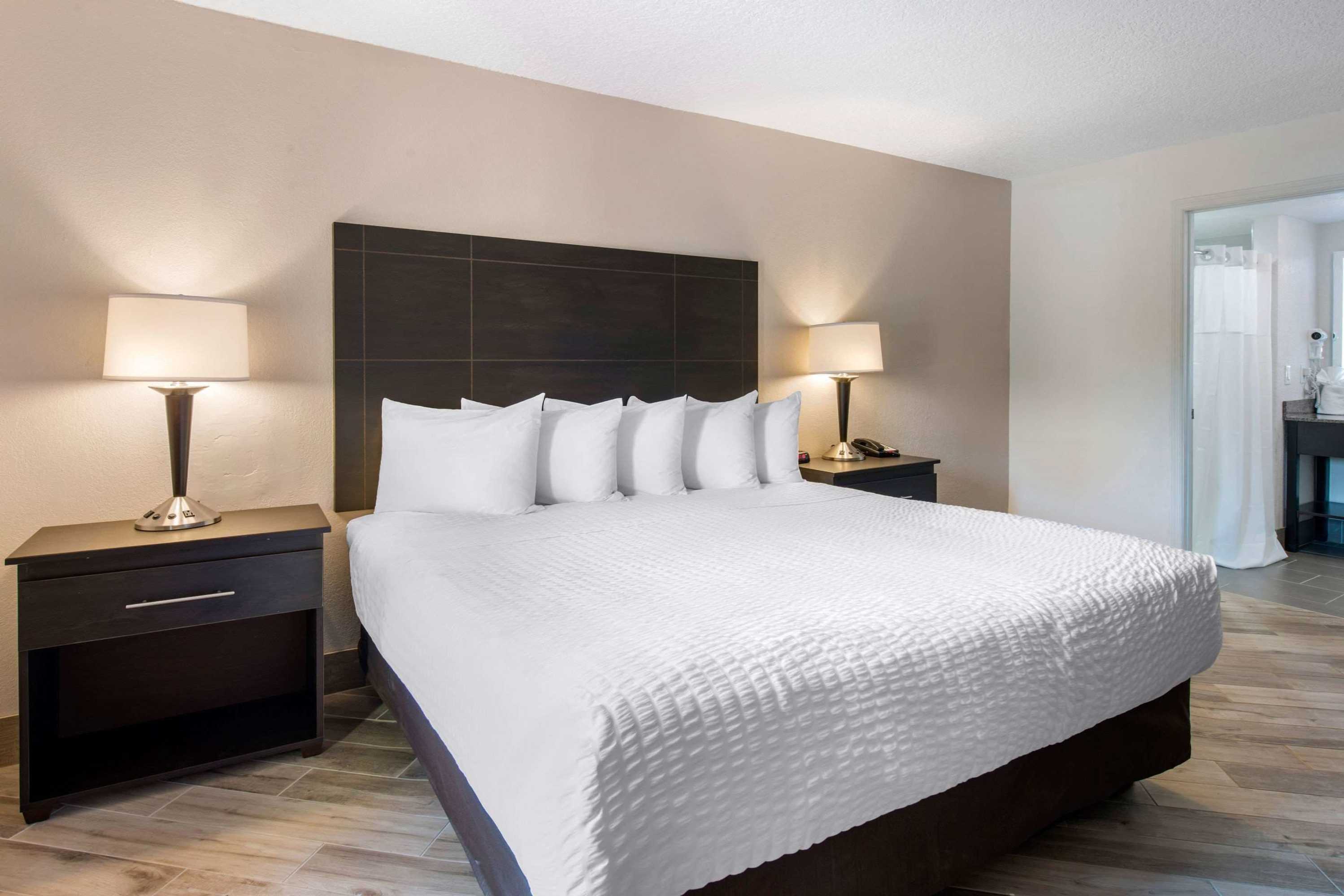 Gift card for Clarion Inn & Suites Kissimmee-Lake Buena Vista South Gift card for Clarion Inn & Suites Kissimmee-Lake Buena Vista South