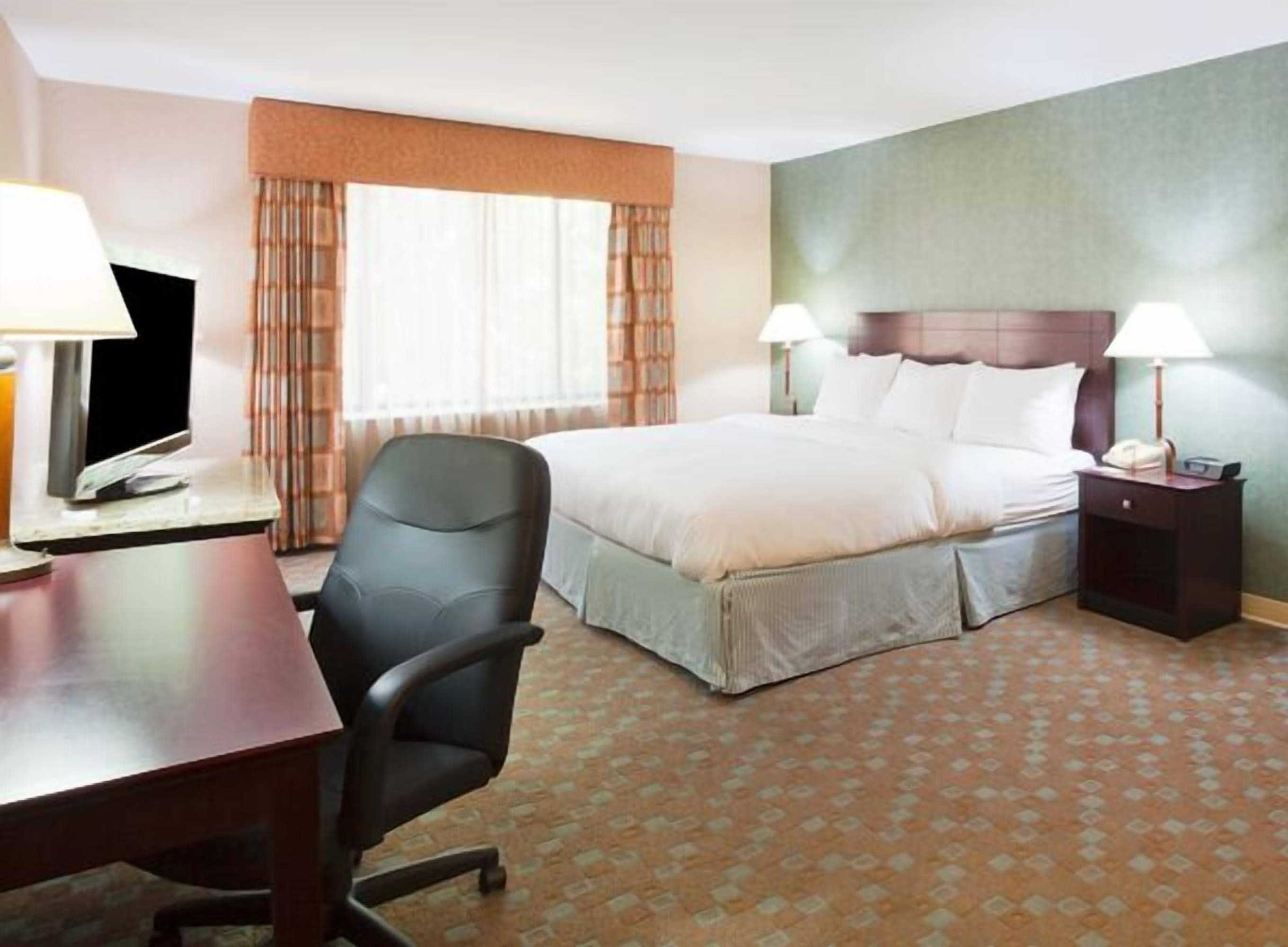 Gift card for Hampton Inn Glendale Milwaukee, WI Gift card for Hampton Inn Glendale Milwaukee, WI