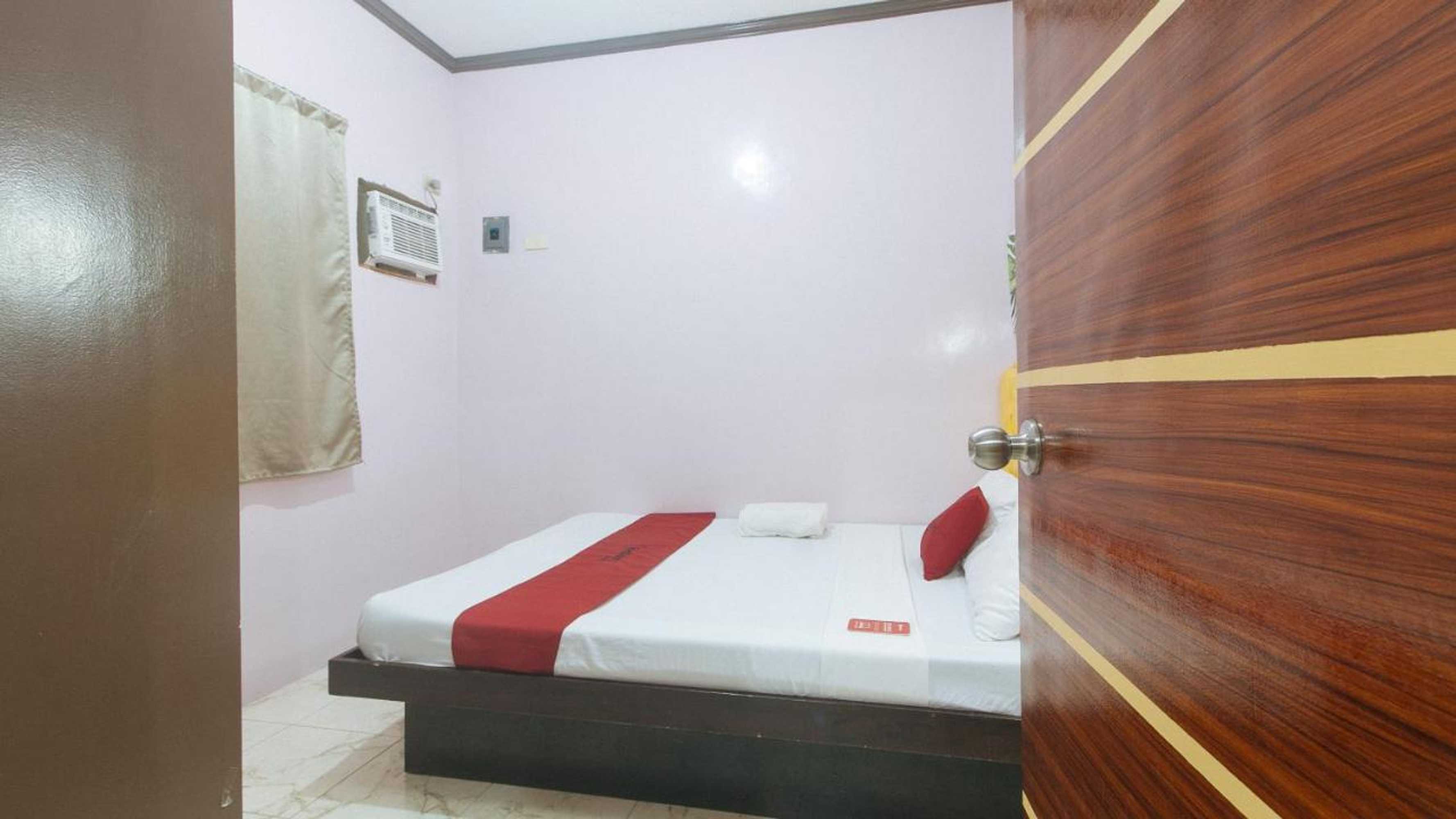 Gift card for Oyo 702 Queens Hometel