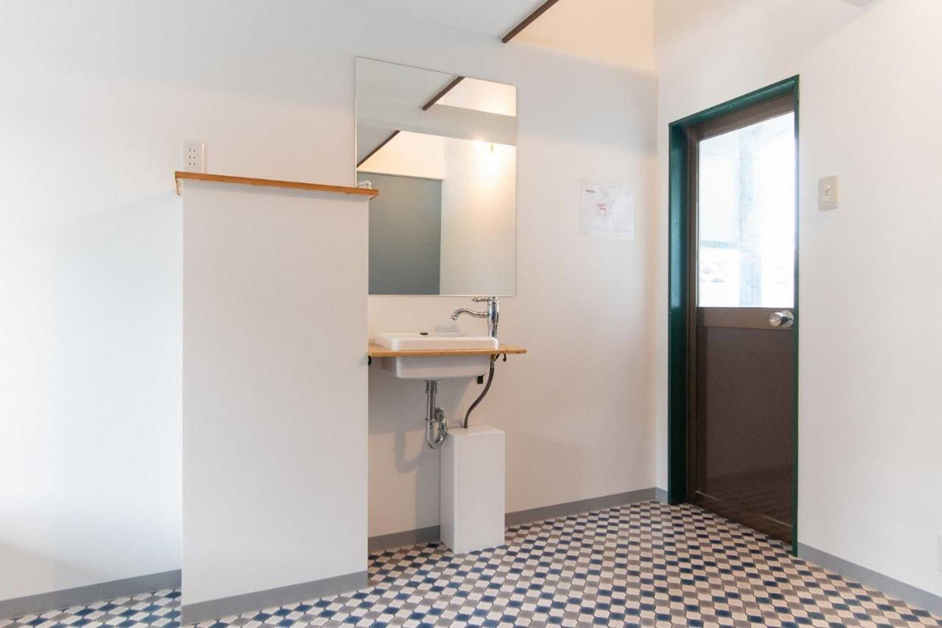 Gift card for 九十九里浜で最強に海に近い宿 無料の最新カラオケ&bbq付き