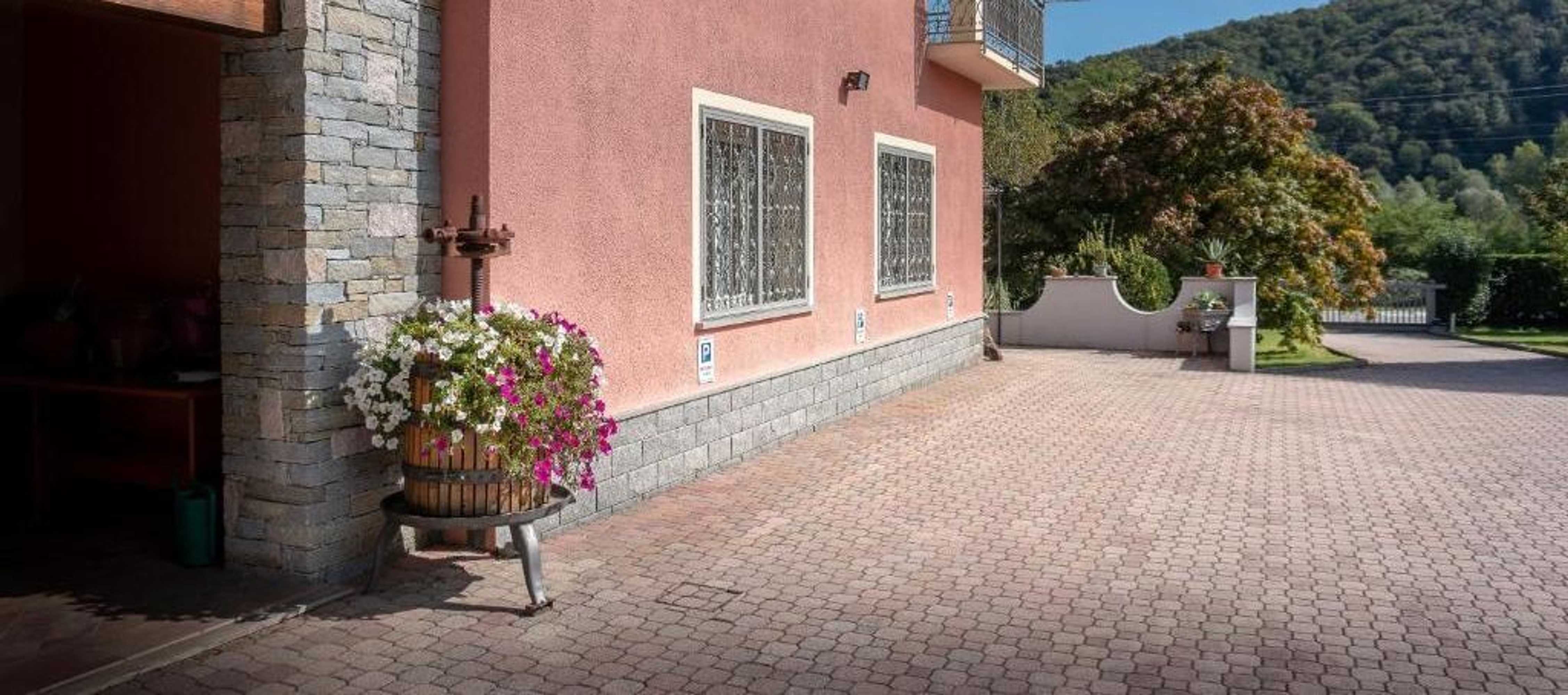 Gift card for La Rosa Tra i Laghi B&b Gift card for La Rosa Tra i Laghi B&b