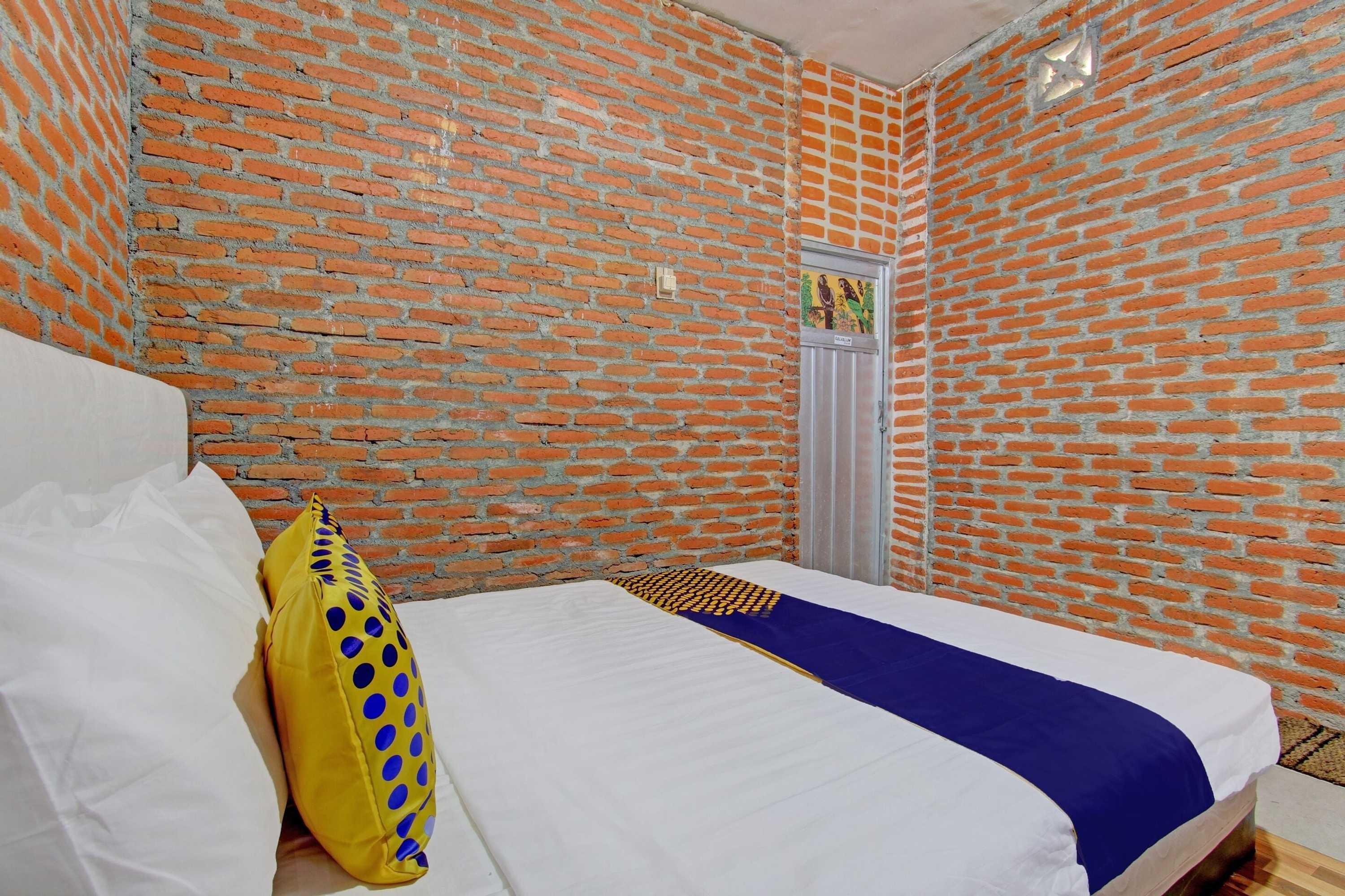 Gift card for Oyo Life 93010 Omah Bareng Syariah Sambisari