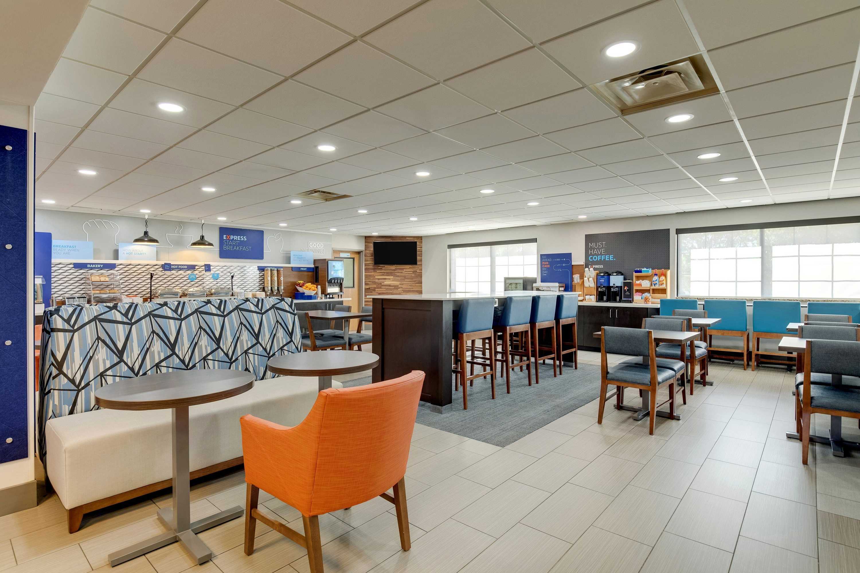 Gift card for Holiday Inn Express I-95 Capitol Beltway-Largo by Ihg Gift card for Holiday Inn Express I-95 Capitol Beltway-Largo by Ihg