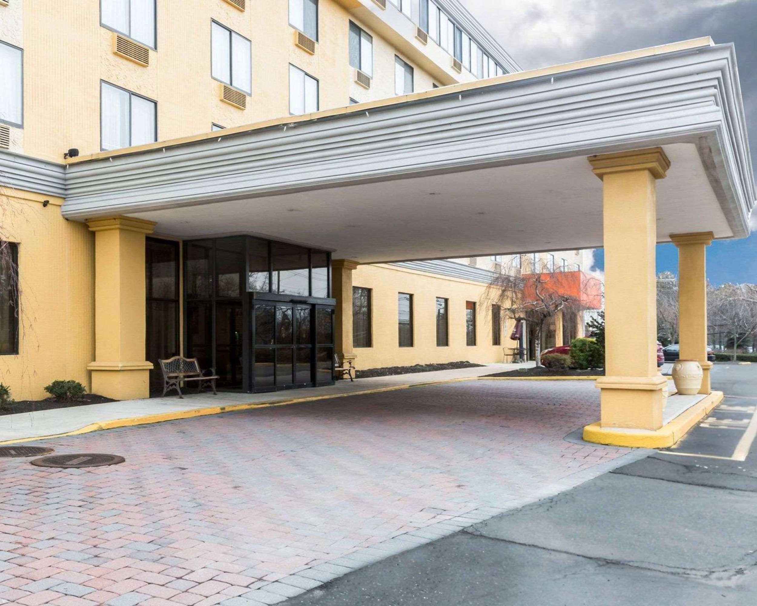 Gift card for Clarion Hotel Somerset - New Brunswick Gift card for Clarion Hotel Somerset - New Brunswick
