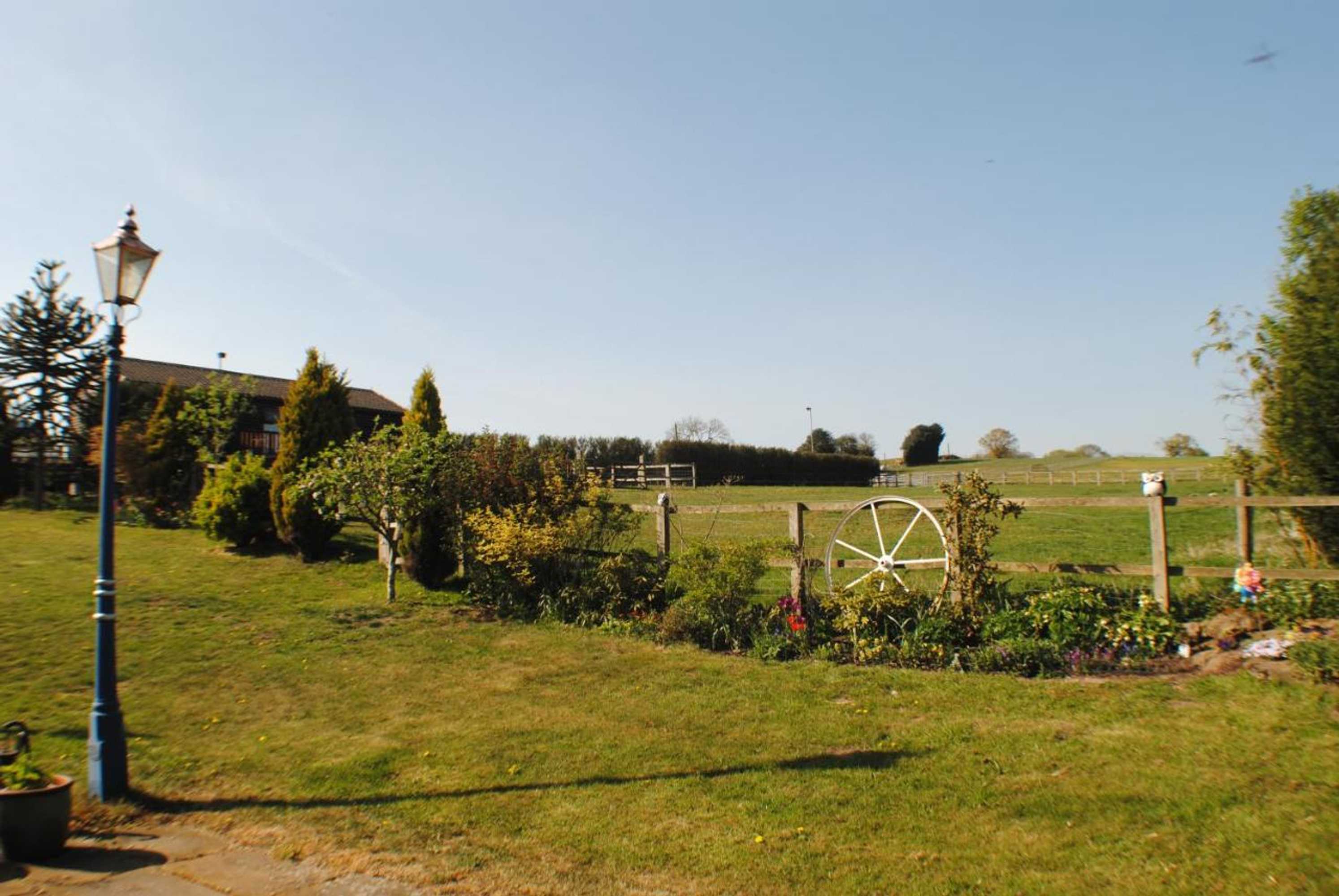 Gift card for Fairview Farm Holiday Accommodation 14 Luxury Lodges,cabins Suitable For Couples ,families And Groups,wedding Guests - Sleeps 2-65 Guests in Ravenshead, Nottingham Near Sherwood Forest Set in 88 Acres