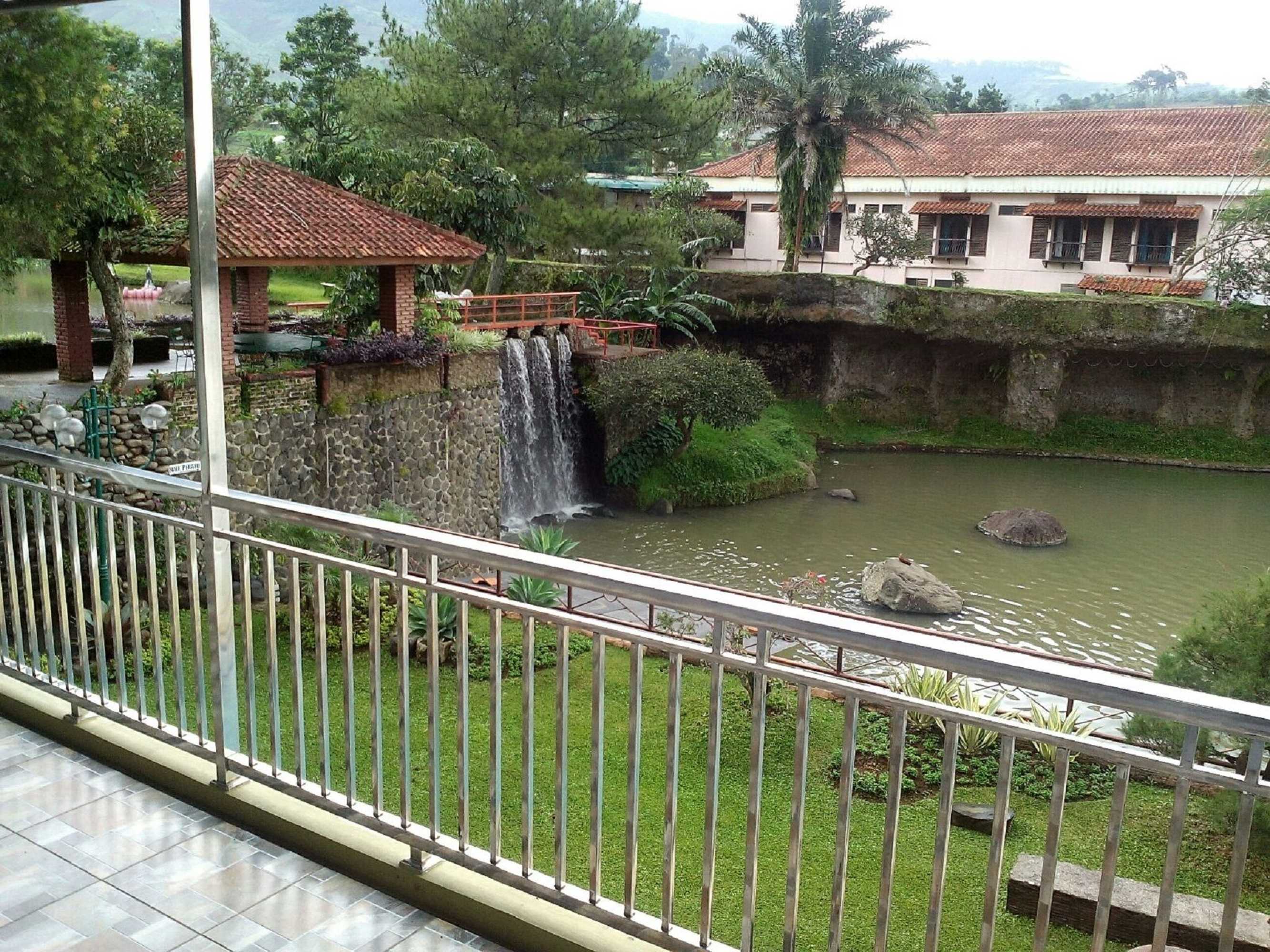 Gift card for Villa Kota Bunga Happy Aa2-11 Gift card for Villa Kota Bunga Happy Aa2-11