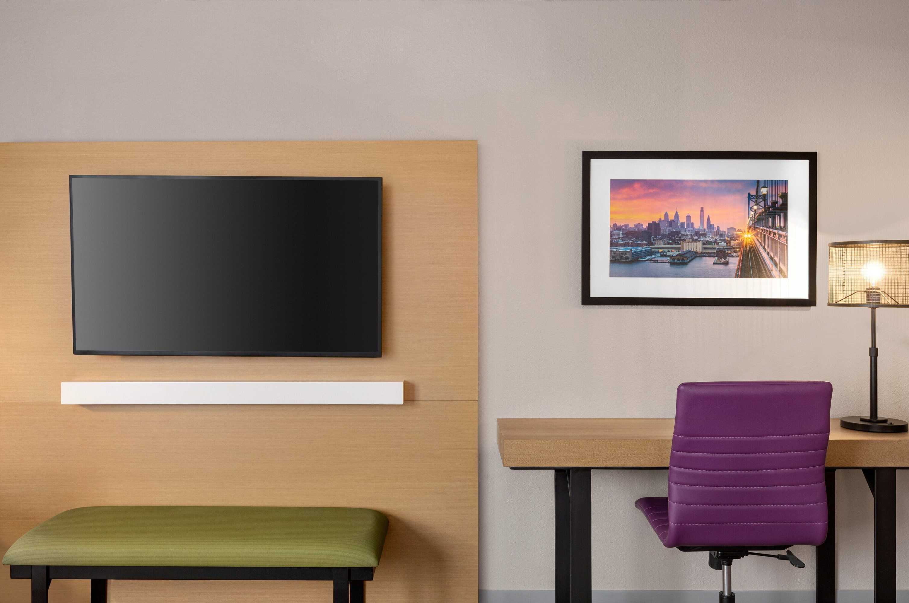 Gift card for Holiday Inn Philadelphia Arpt-Stadium Area by Ihg Gift card for Holiday Inn Philadelphia Arpt-Stadium Area by Ihg