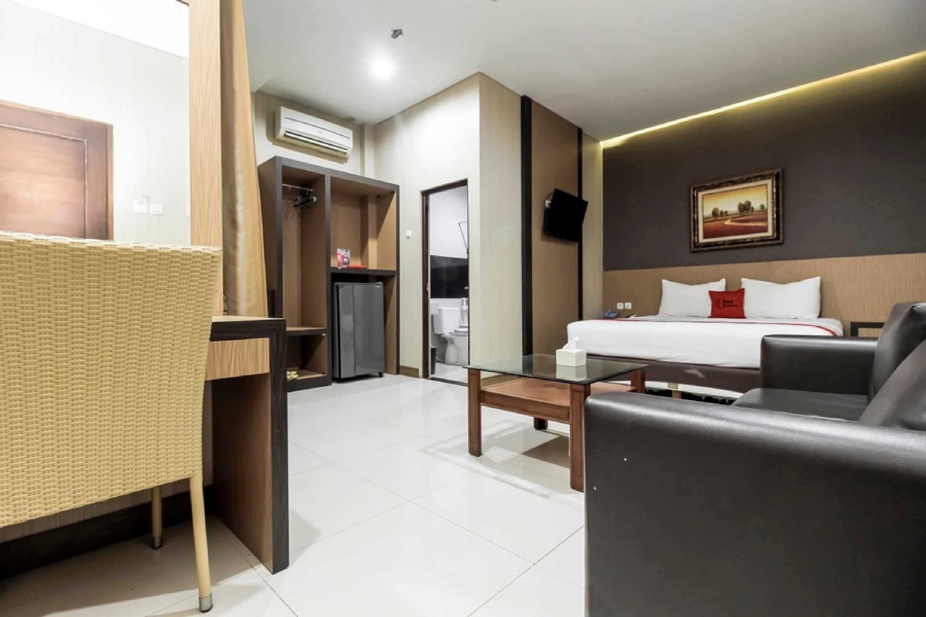 Gift card for Reddoorz Plus @ Tuparev Cirebon Gift card for Reddoorz Plus @ Tuparev Cirebon