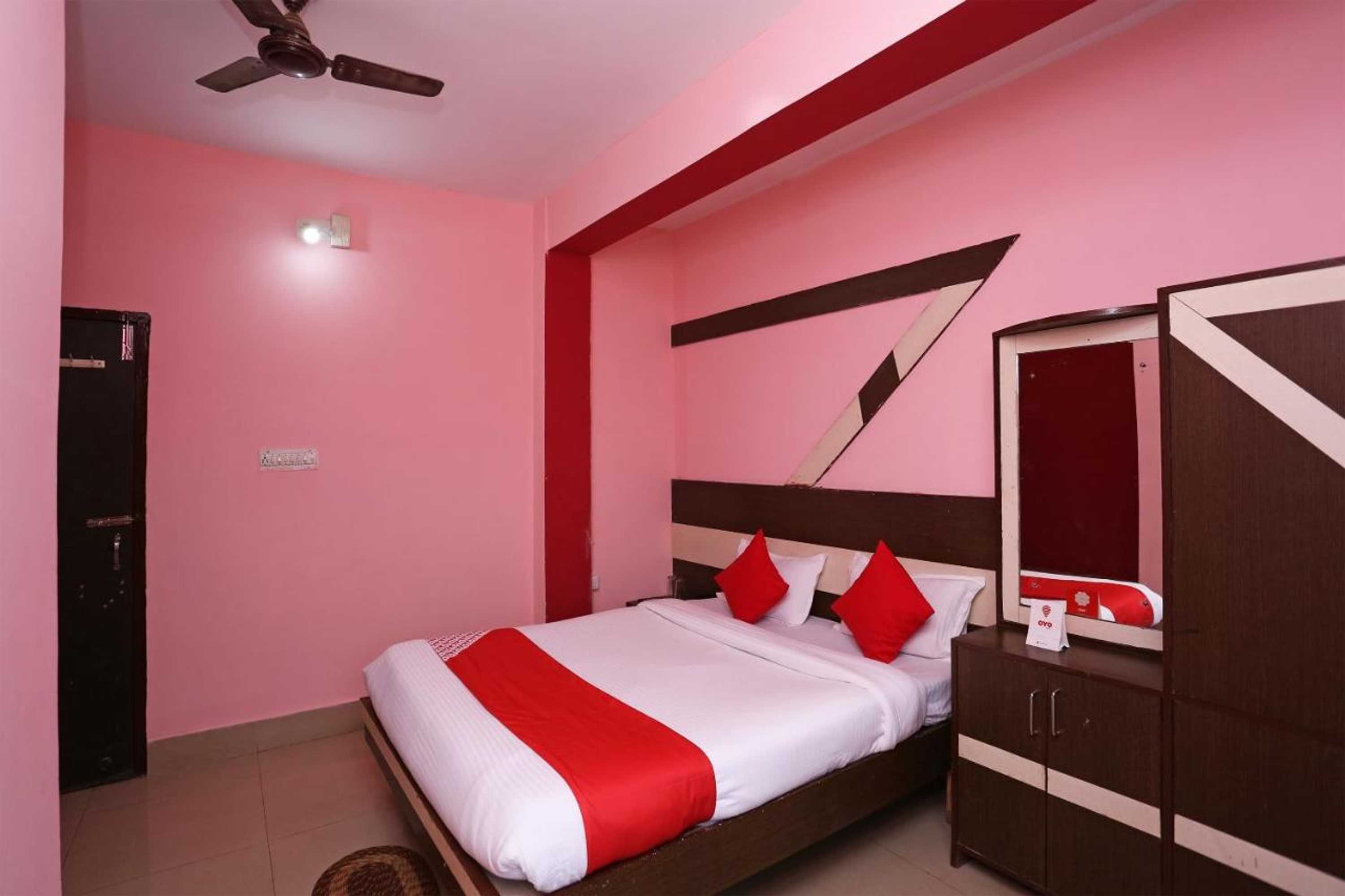 Gift card for Oyo 13624 Kapoors Plaza Guest House